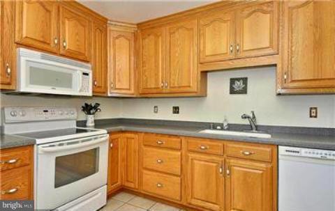 LEE LANDING - Residential Lease