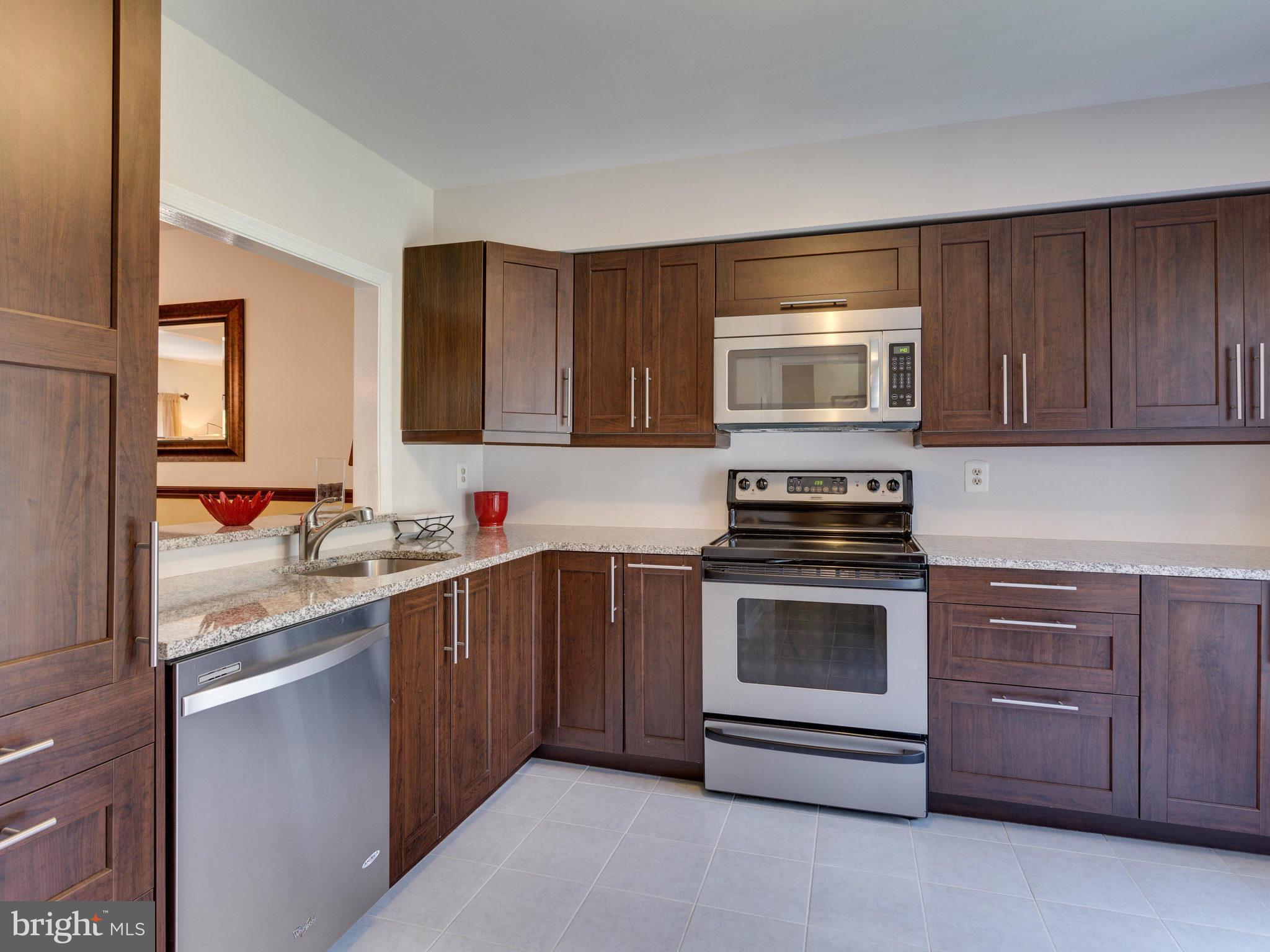 LAKEPOINTE - Residential