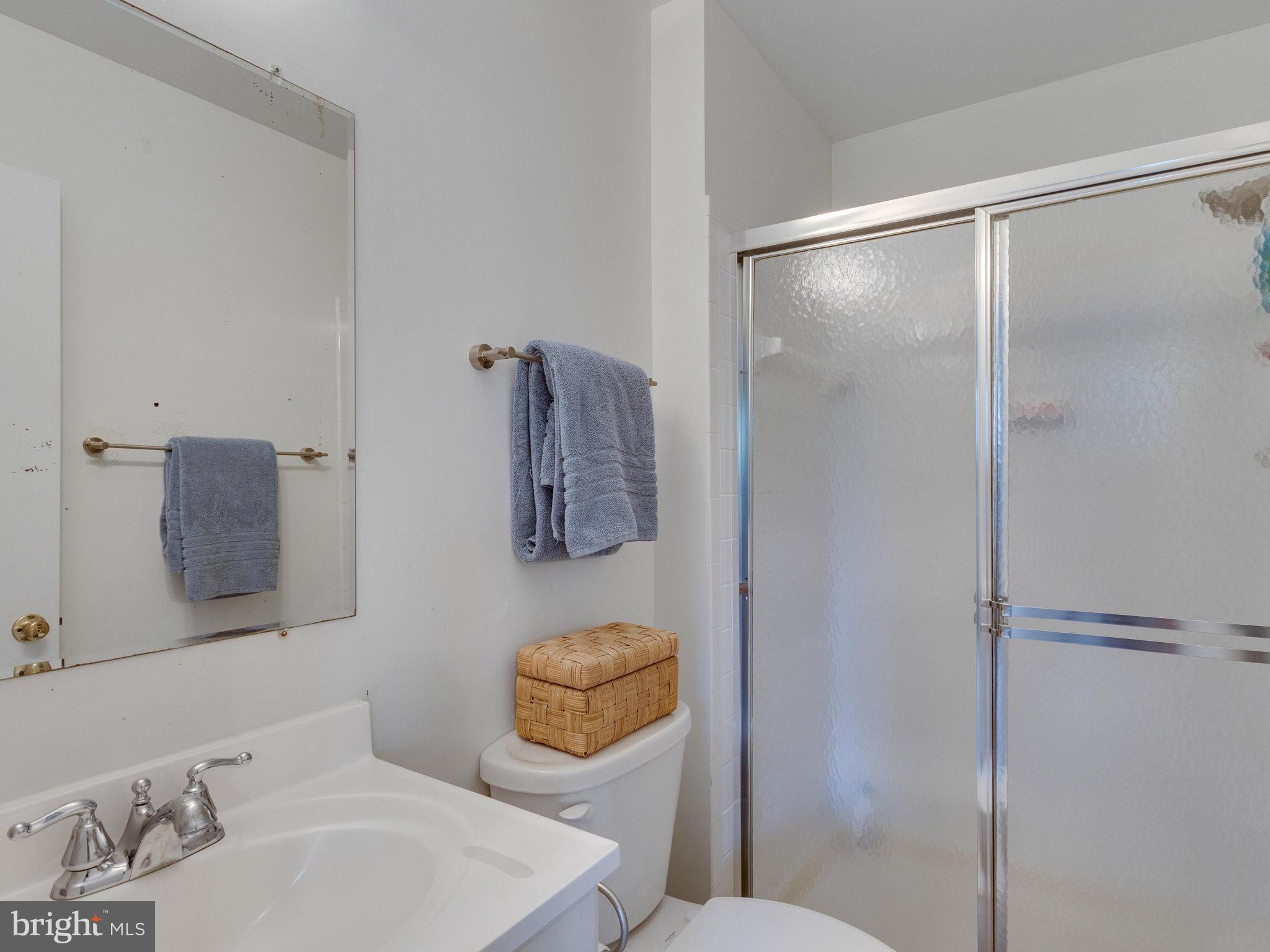 LAKEPOINTE - Residential