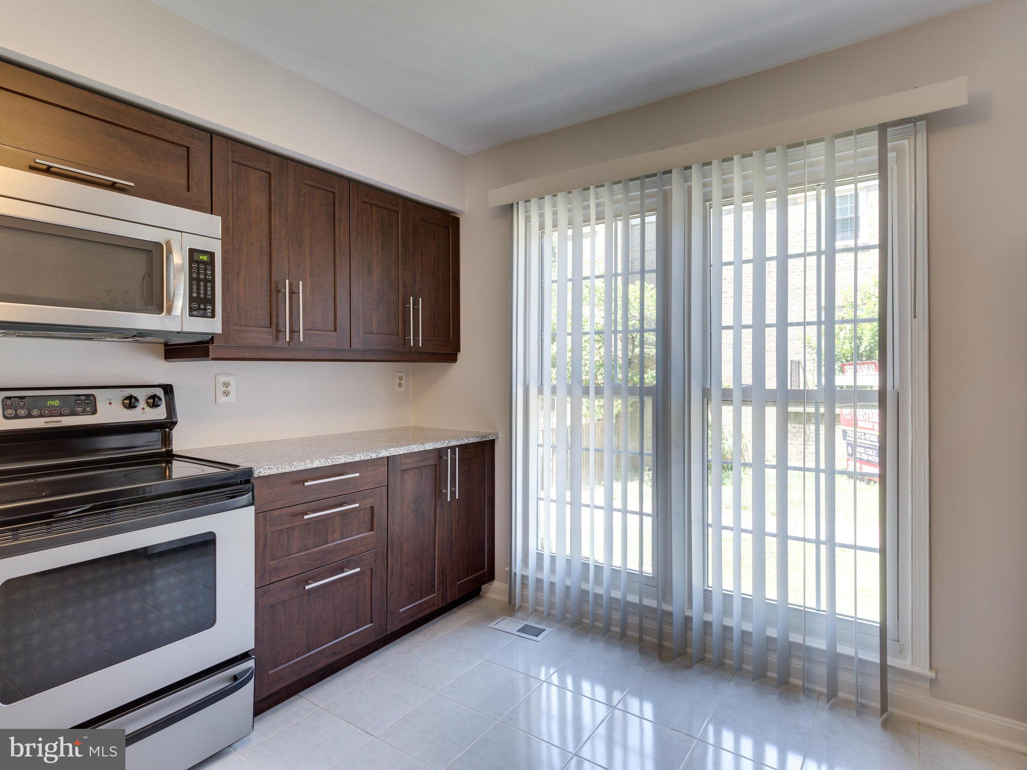 LAKEPOINTE - Residential