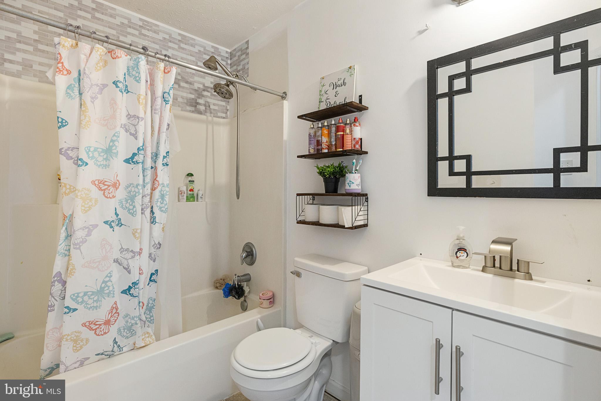 TOMS BROOK CREEK - Residential