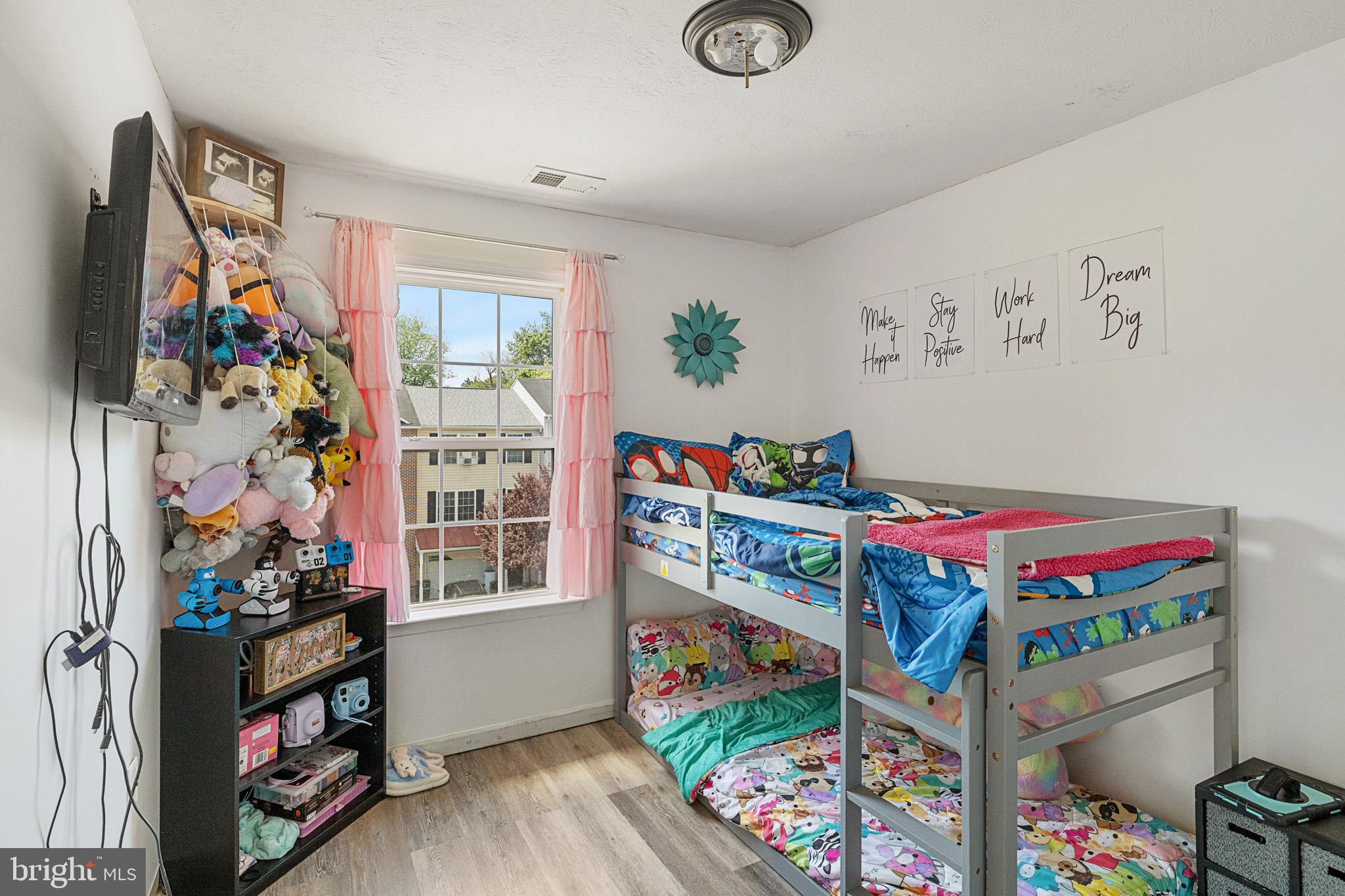 TOMS BROOK CREEK - Residential