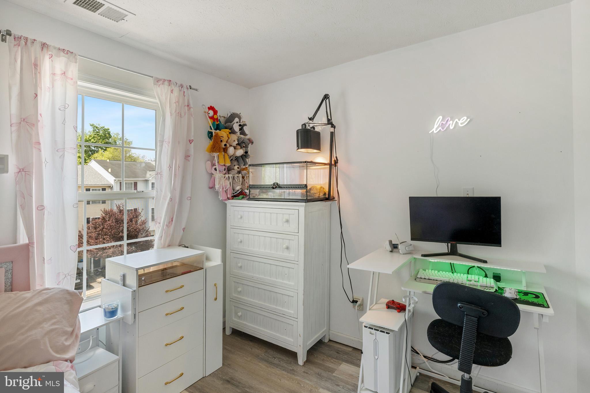 TOMS BROOK CREEK - Residential