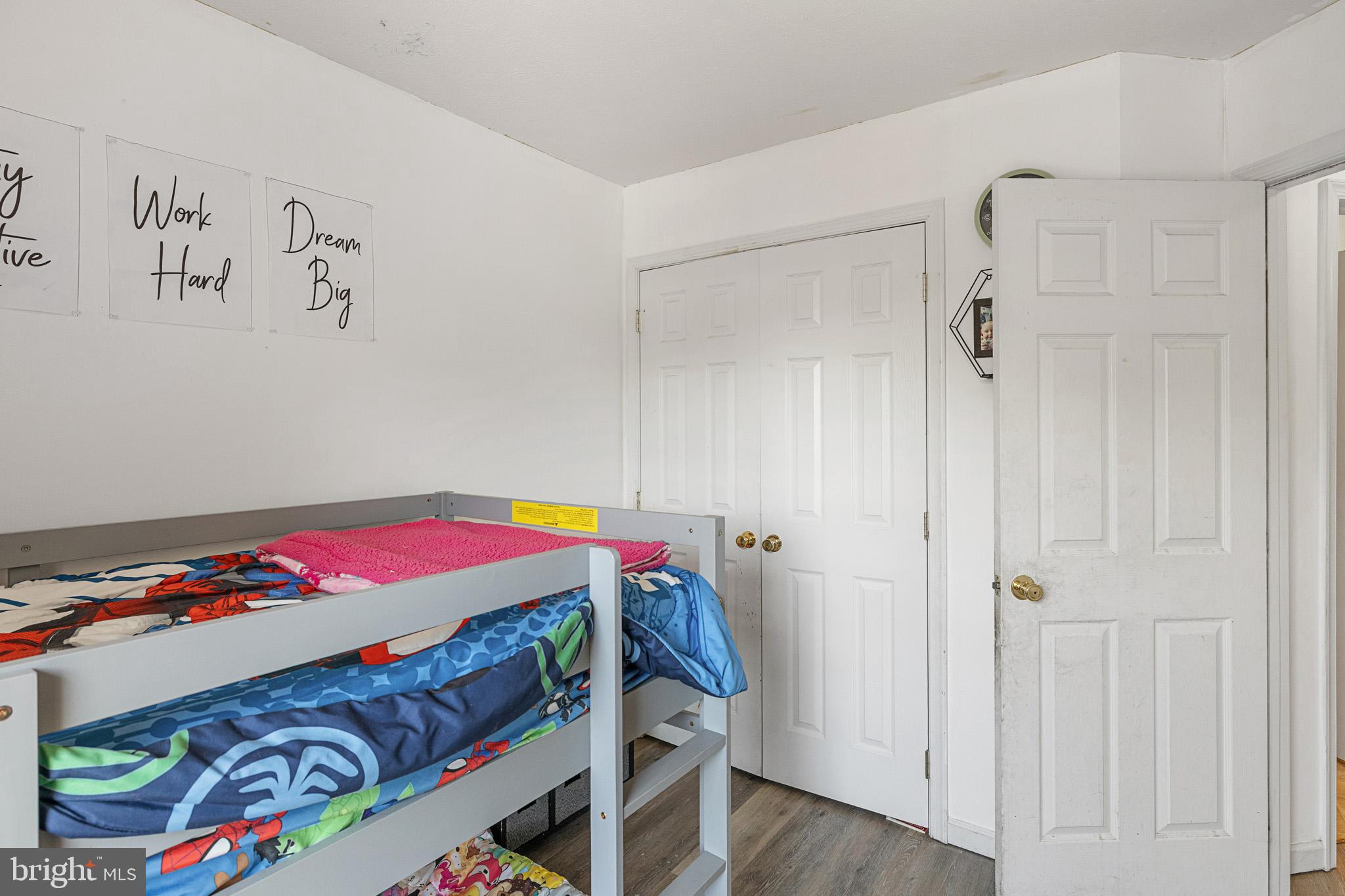 TOMS BROOK CREEK - Residential