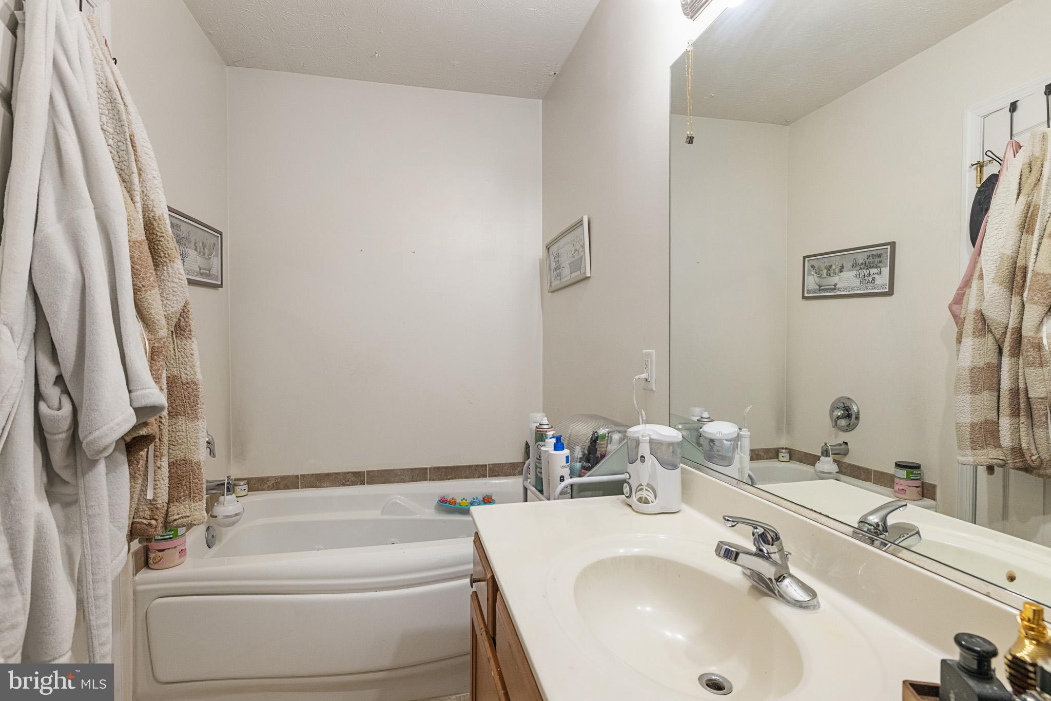 TOMS BROOK CREEK - Residential