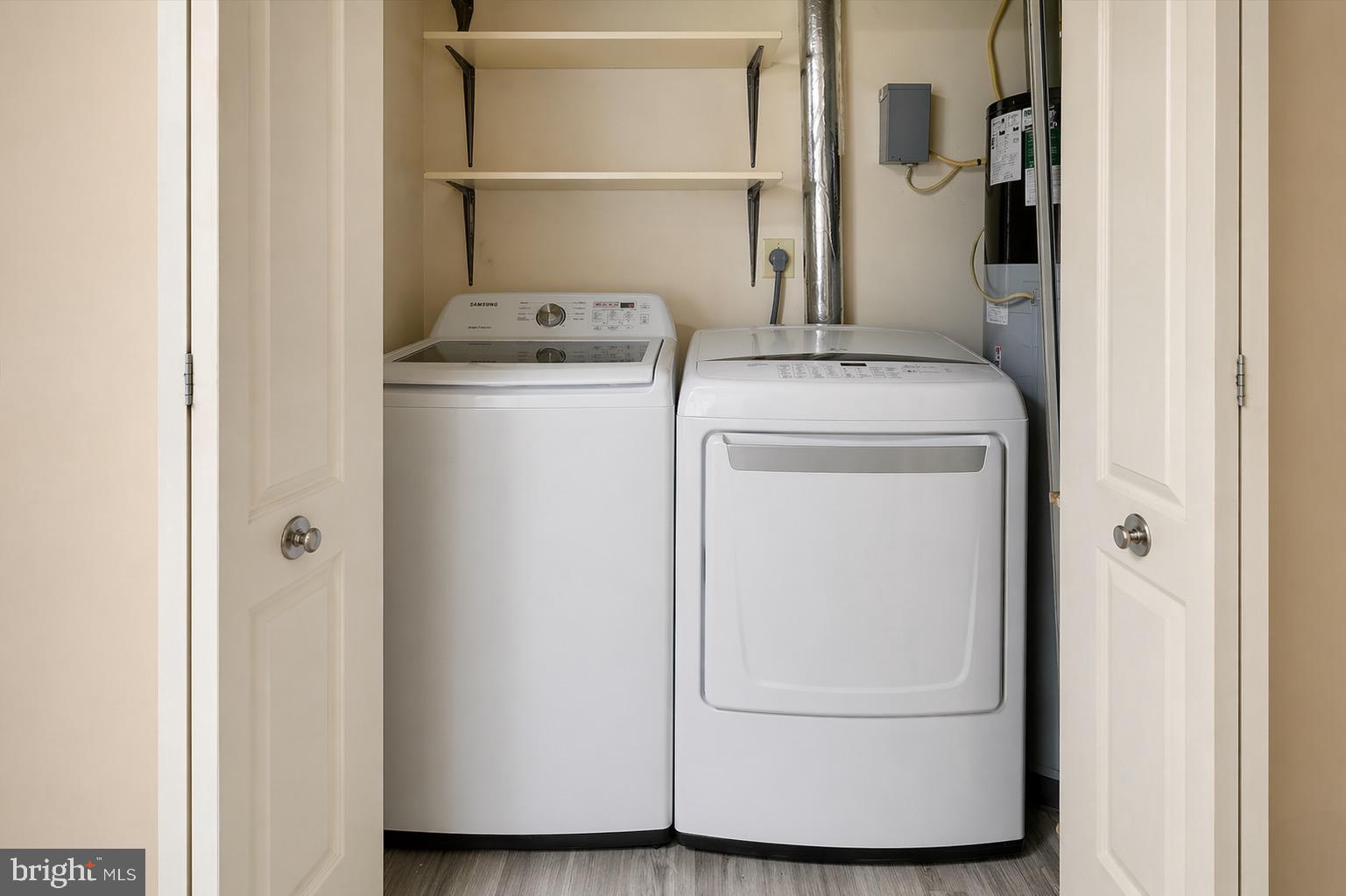 SUBURBIA/VILLAGE OF TIMBER GROVE - Residential