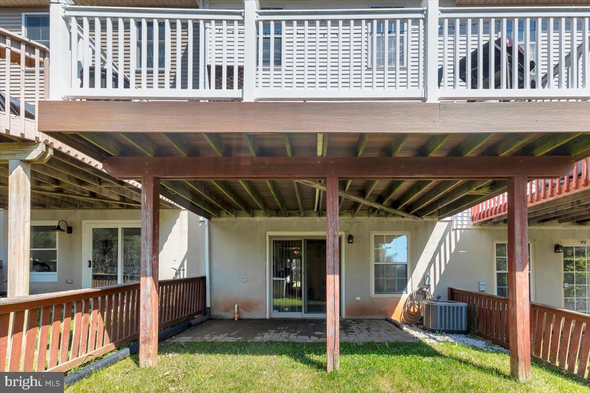 SUBURBIA/VILLAGE OF TIMBER GROVE - Residential