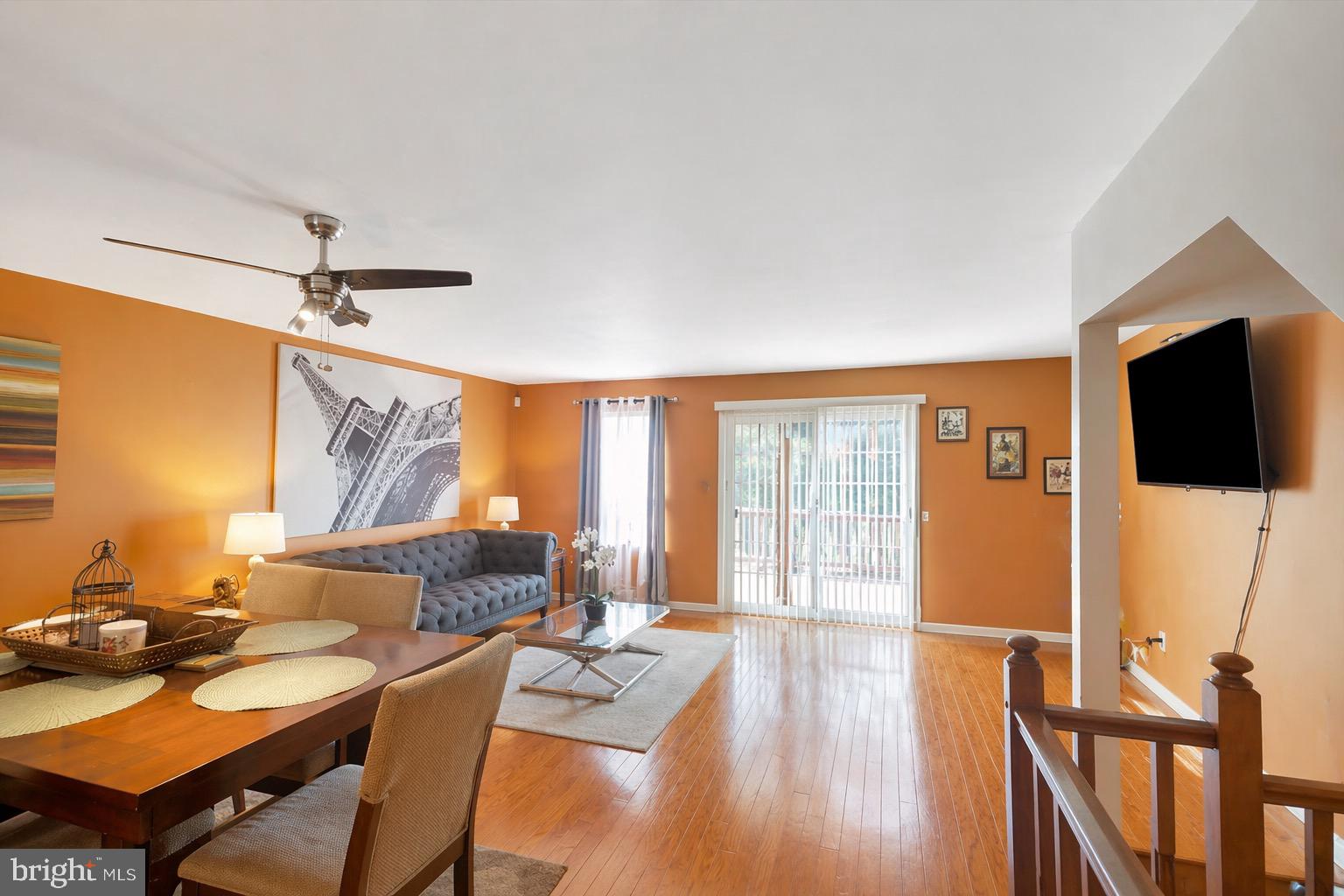 SUBURBIA/VILLAGE OF TIMBER GROVE - Residential