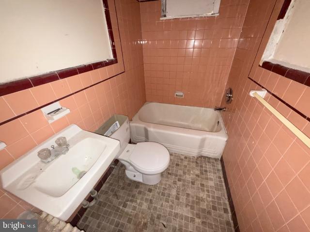 FERN ROCK - Residential