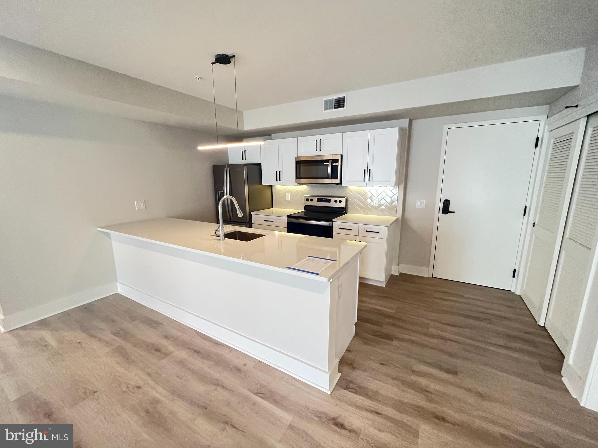 Welcome to The Howard, and the opportunity to live the way you've always wanted. Now's your chance to live in a newly built, contemporary building. We offer the option for EXCLUSIVE access to:
- A roof deck for $250 a month
- A personal garage parking spot for $300 to $350 a month
Every detail has been carefully considered in our distinctive apartments: Some of the features waiting to WOW you include:
- Sleek, modern finishes,
- Efficiency washer/dryers
- French Door Counter Depth Refrigerators
- Expansive floor to ceiling windows
- Keyless entry and package delivery
- Elevator
Our location is a unique fusion of urban chic and Sunday chill. You're just steps away from boutique dining, shopping, and nightlife right in the heart of Fishtown and you're located just a couple blocks from the Market Frankford Line
