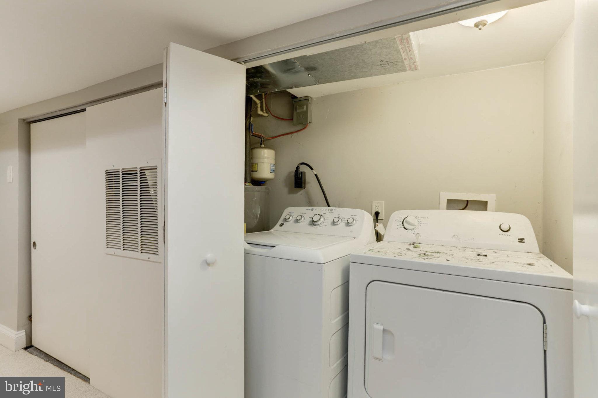 LAURAVILLE HISTORIC DISTRICT - Residential