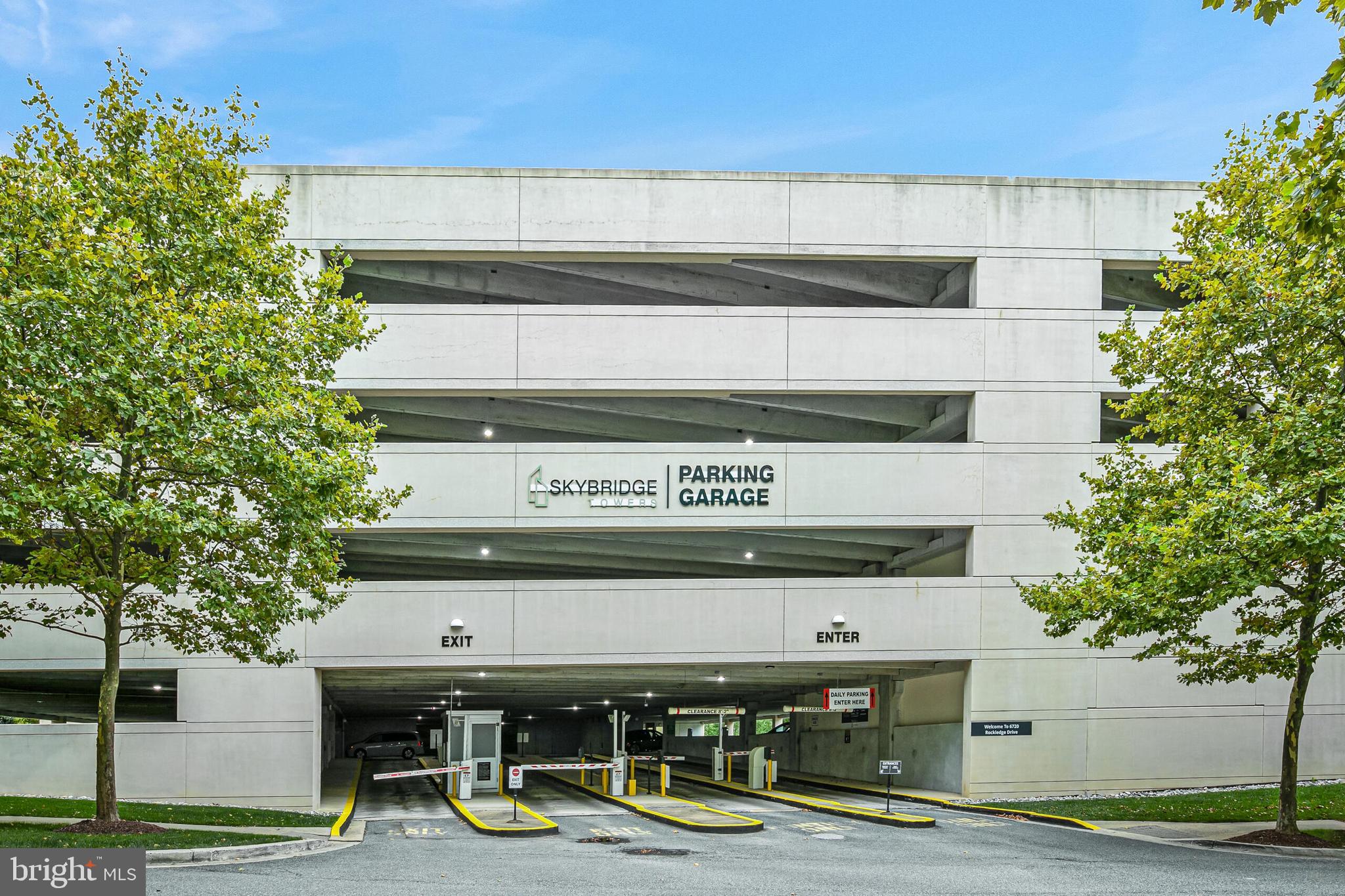 MONTGOMERY ROW - Residential