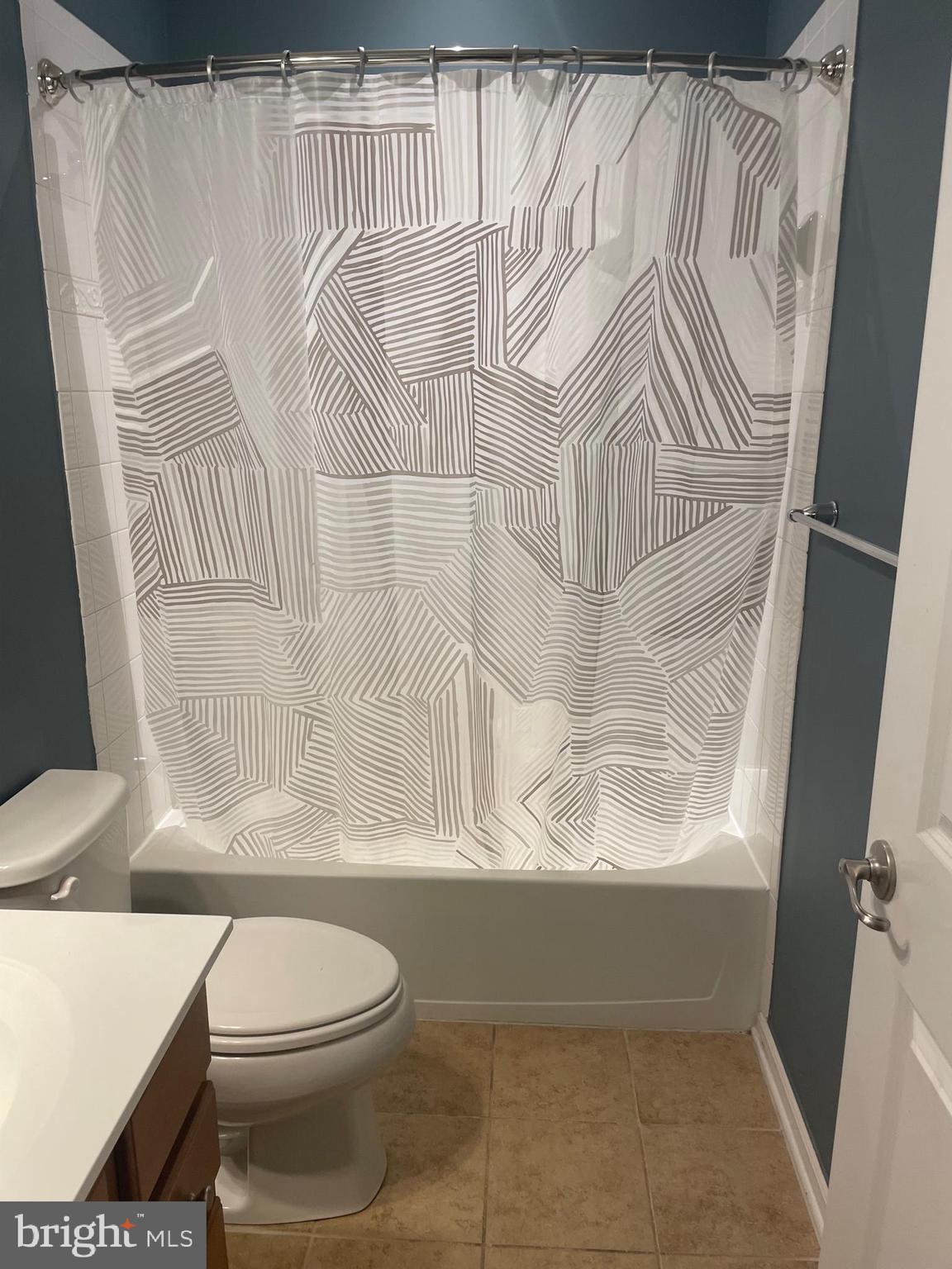 HOWARD SQUARE - Residential Lease