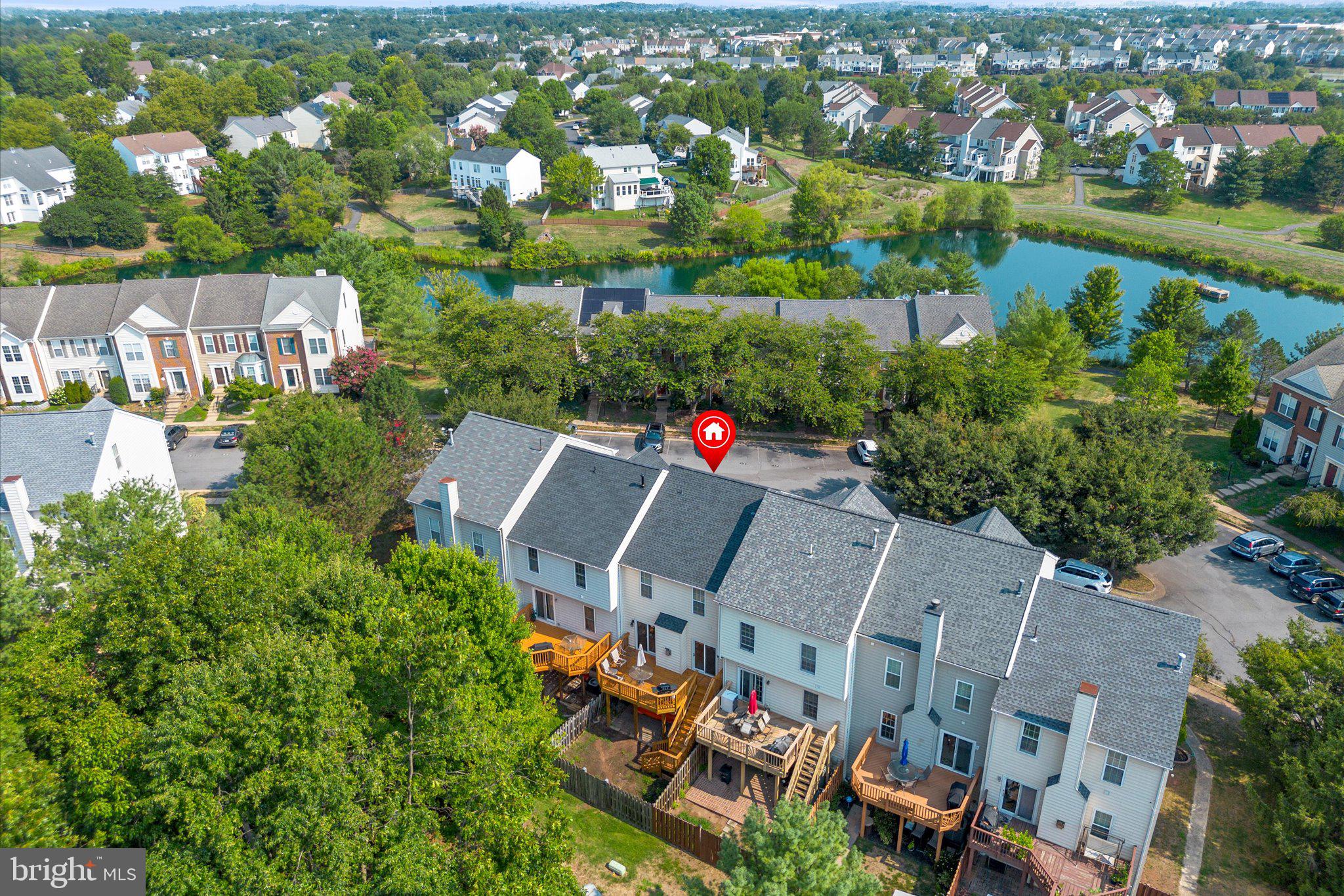 ASHBURN VILLAGE - Residential