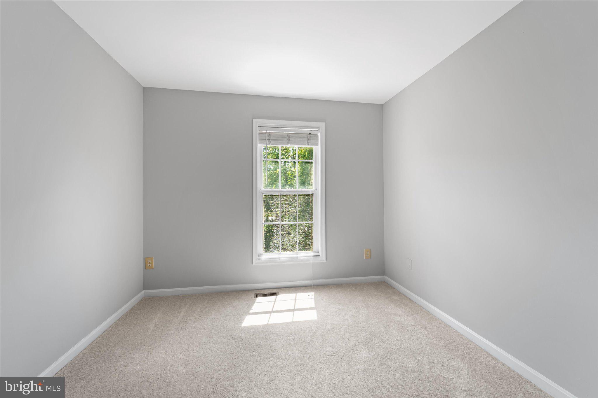 ASHBURN VILLAGE - Residential