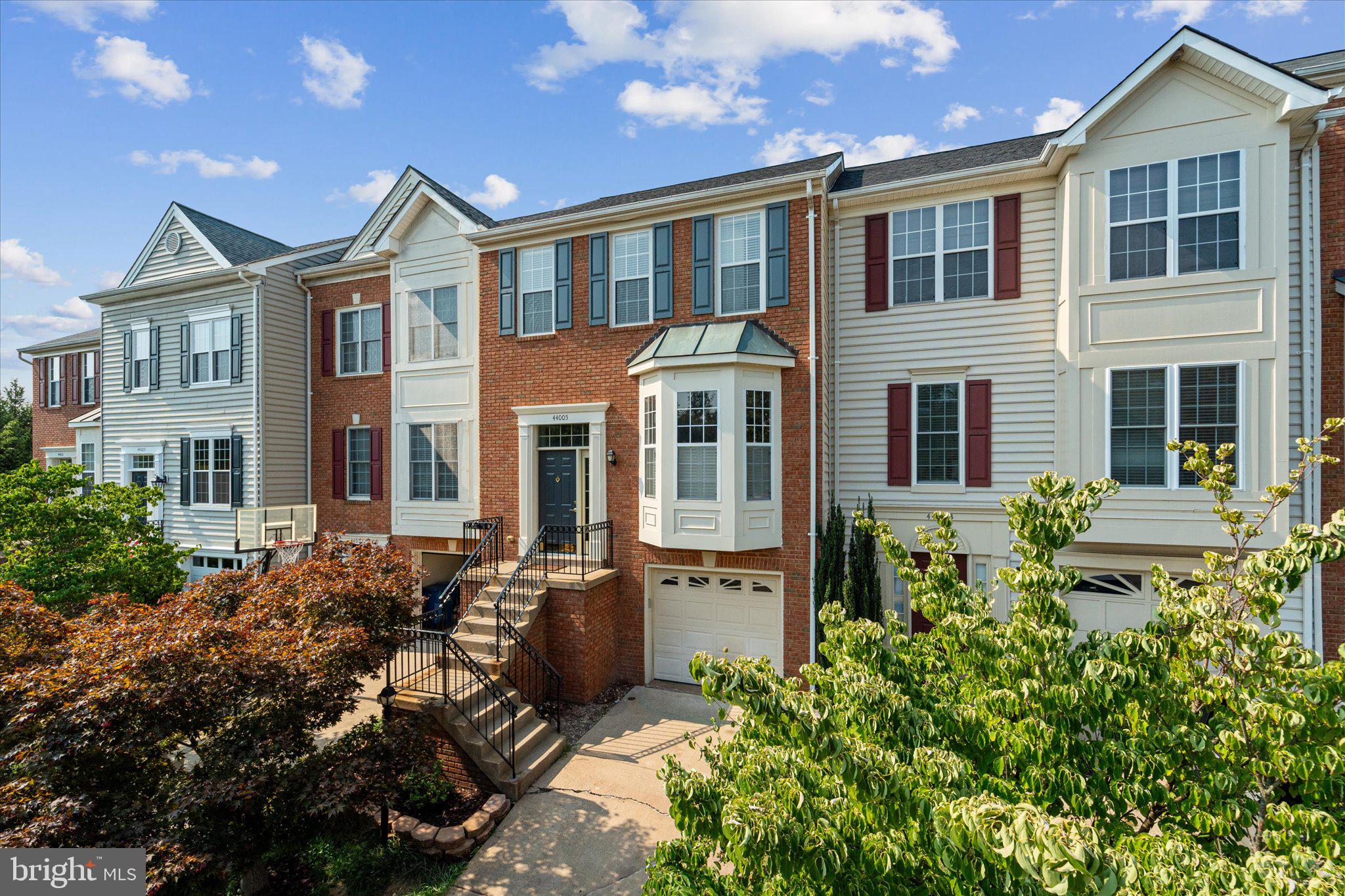 ASHBURN VILLAGE - Residential