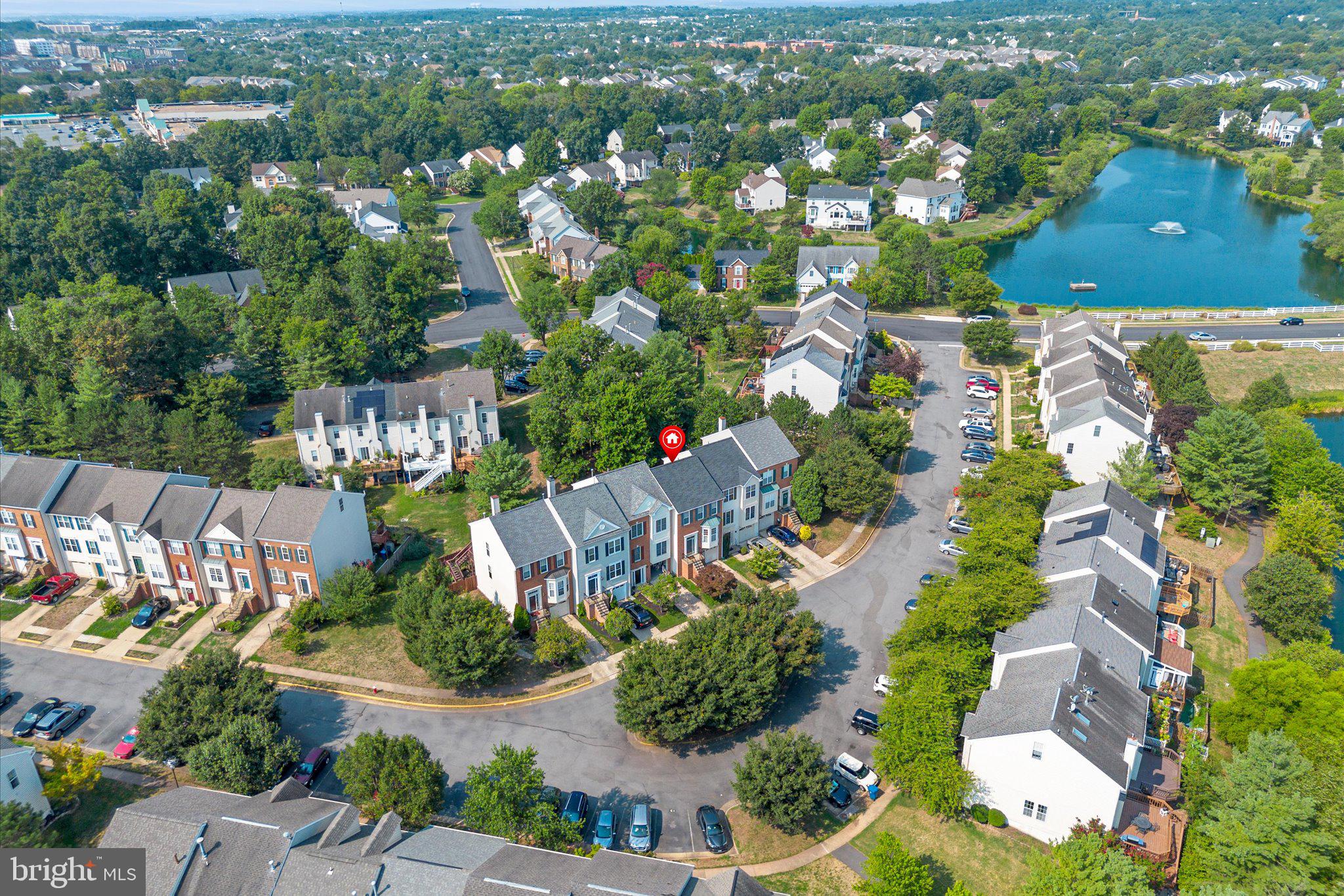 ASHBURN VILLAGE - Residential