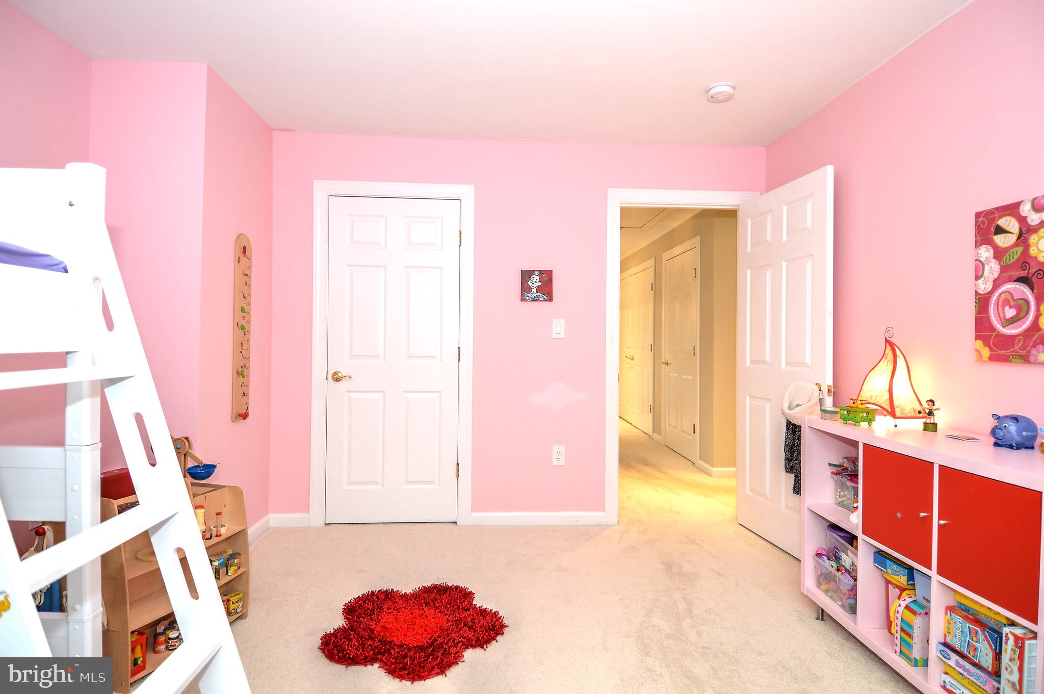 LAKEVALE COURT - Residential