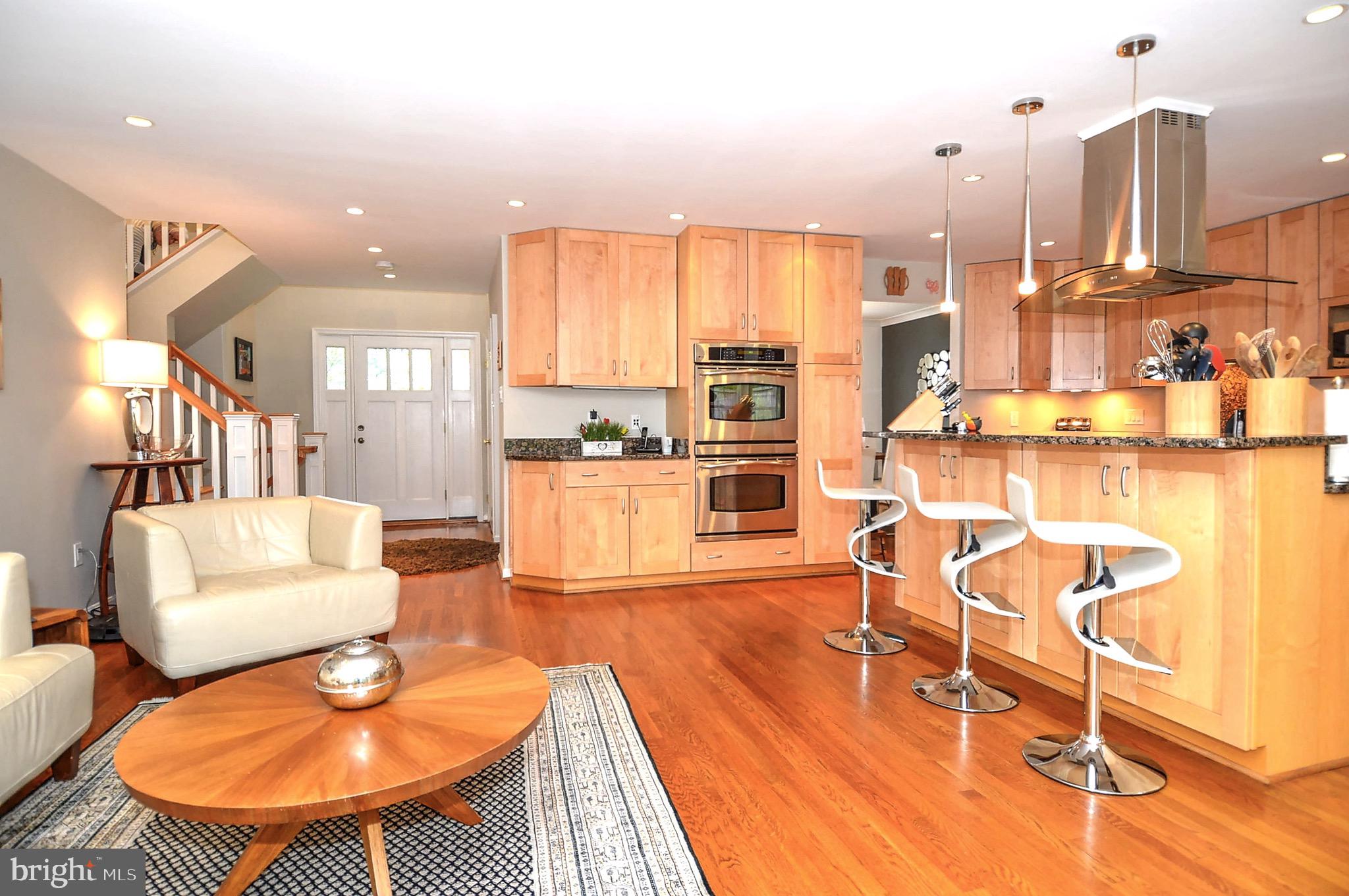 LAKEVALE COURT - Residential