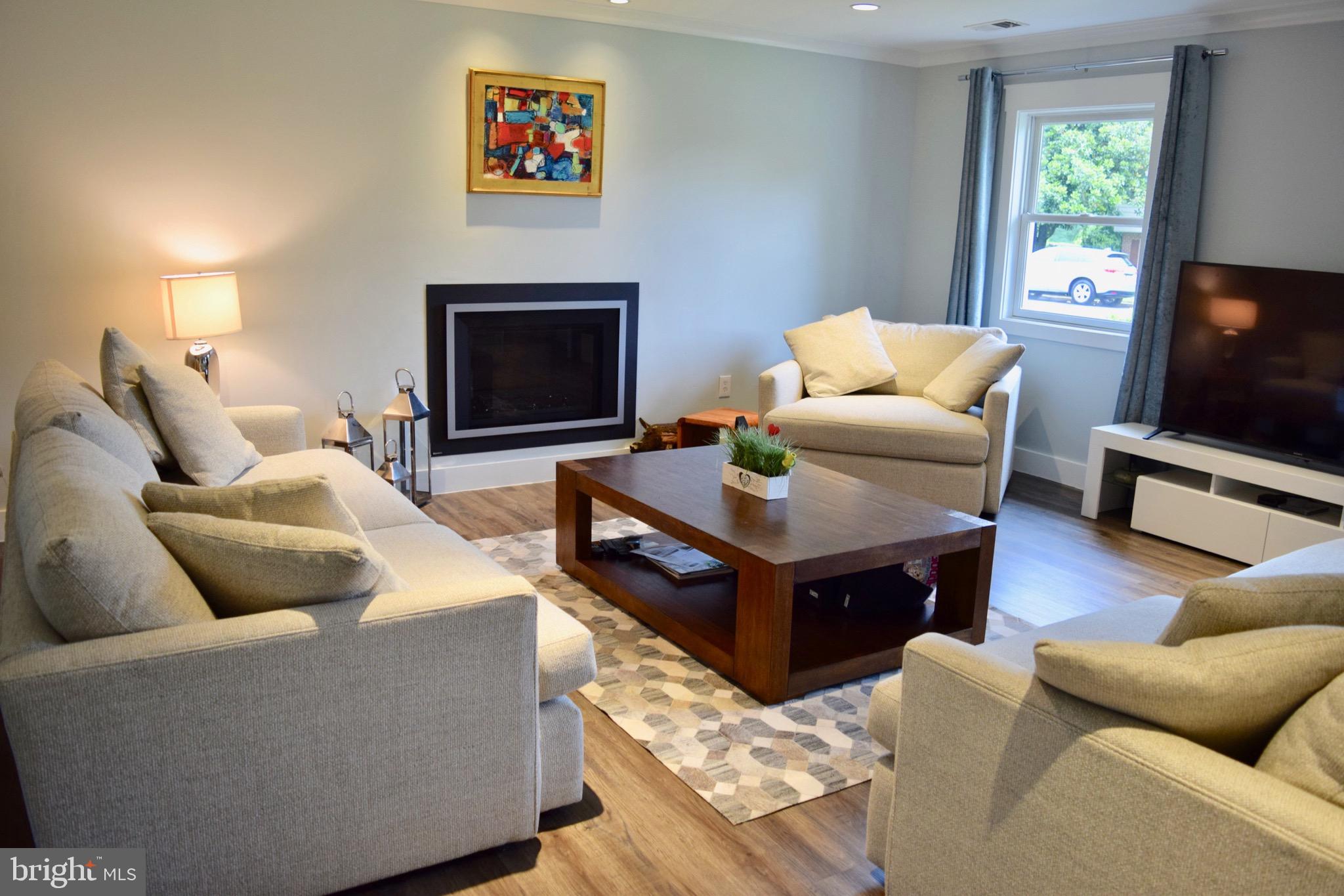 LAKEVALE COURT - Residential