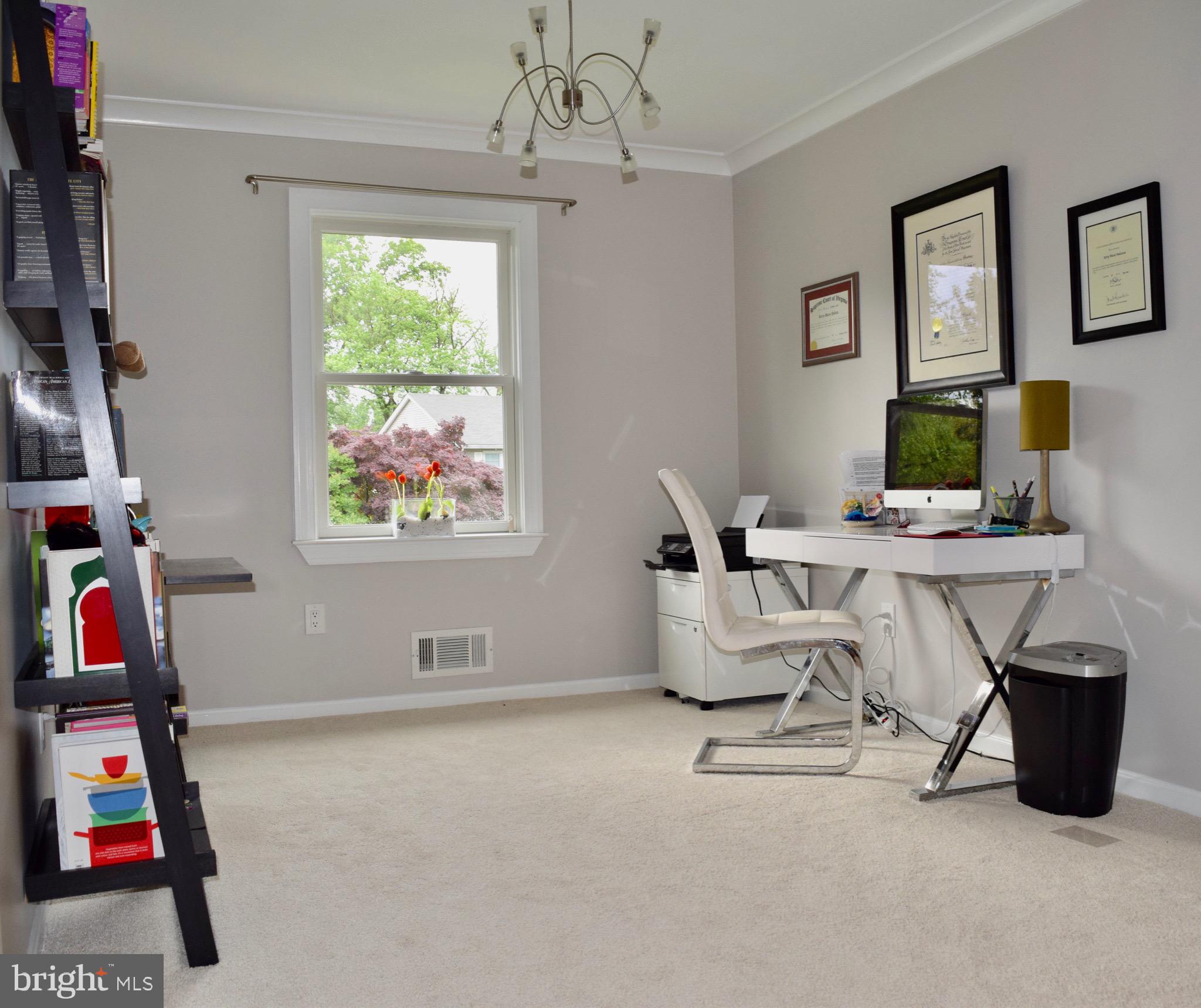 LAKEVALE COURT - Residential