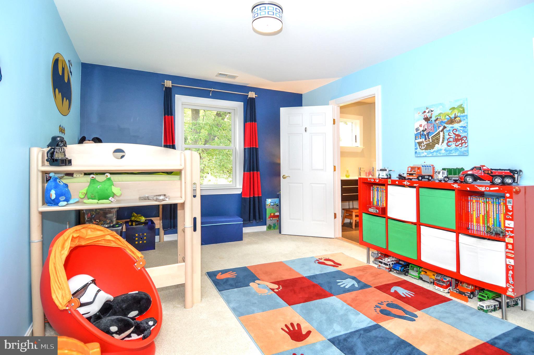 LAKEVALE COURT - Residential