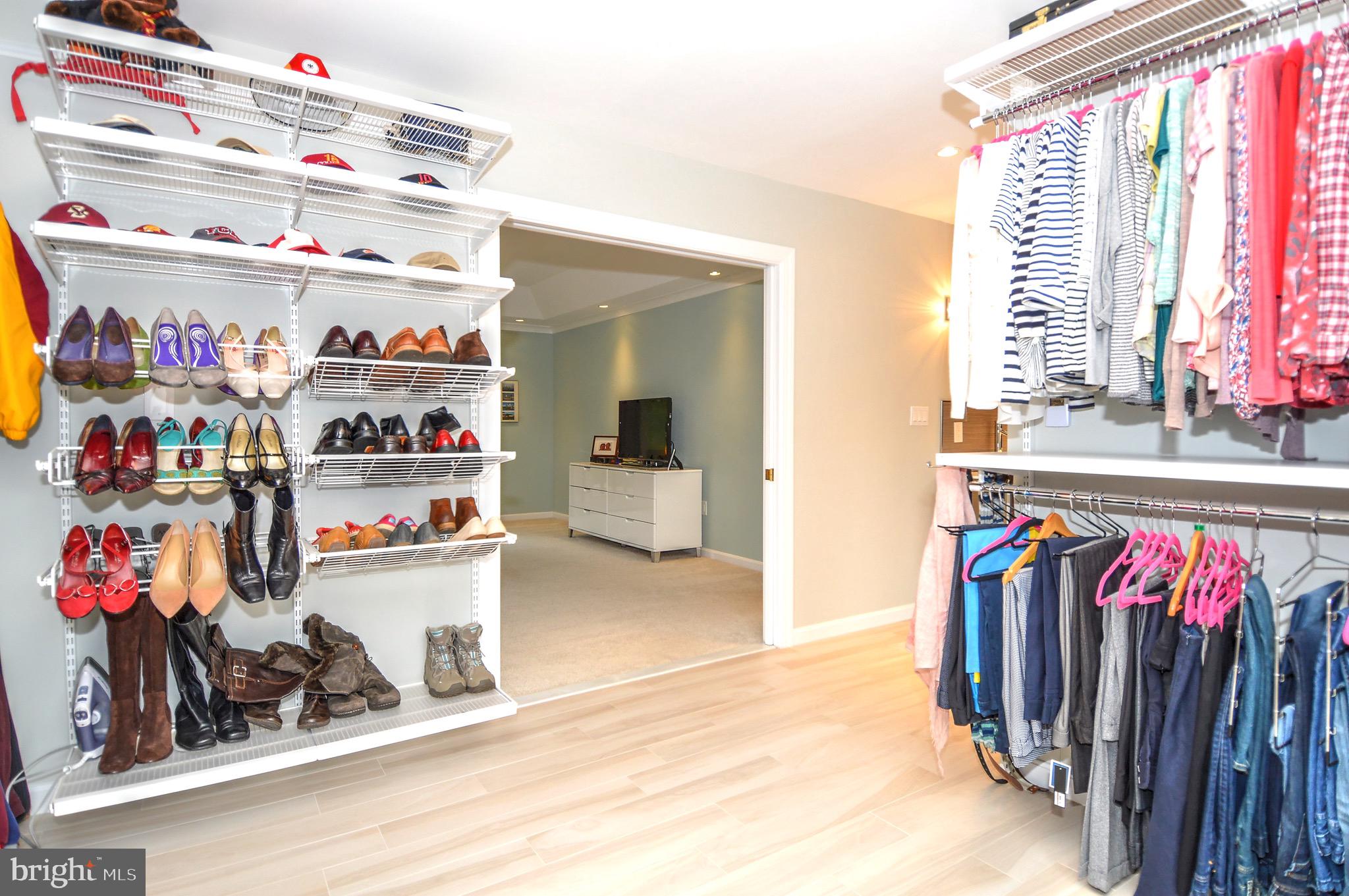 LAKEVALE COURT - Residential