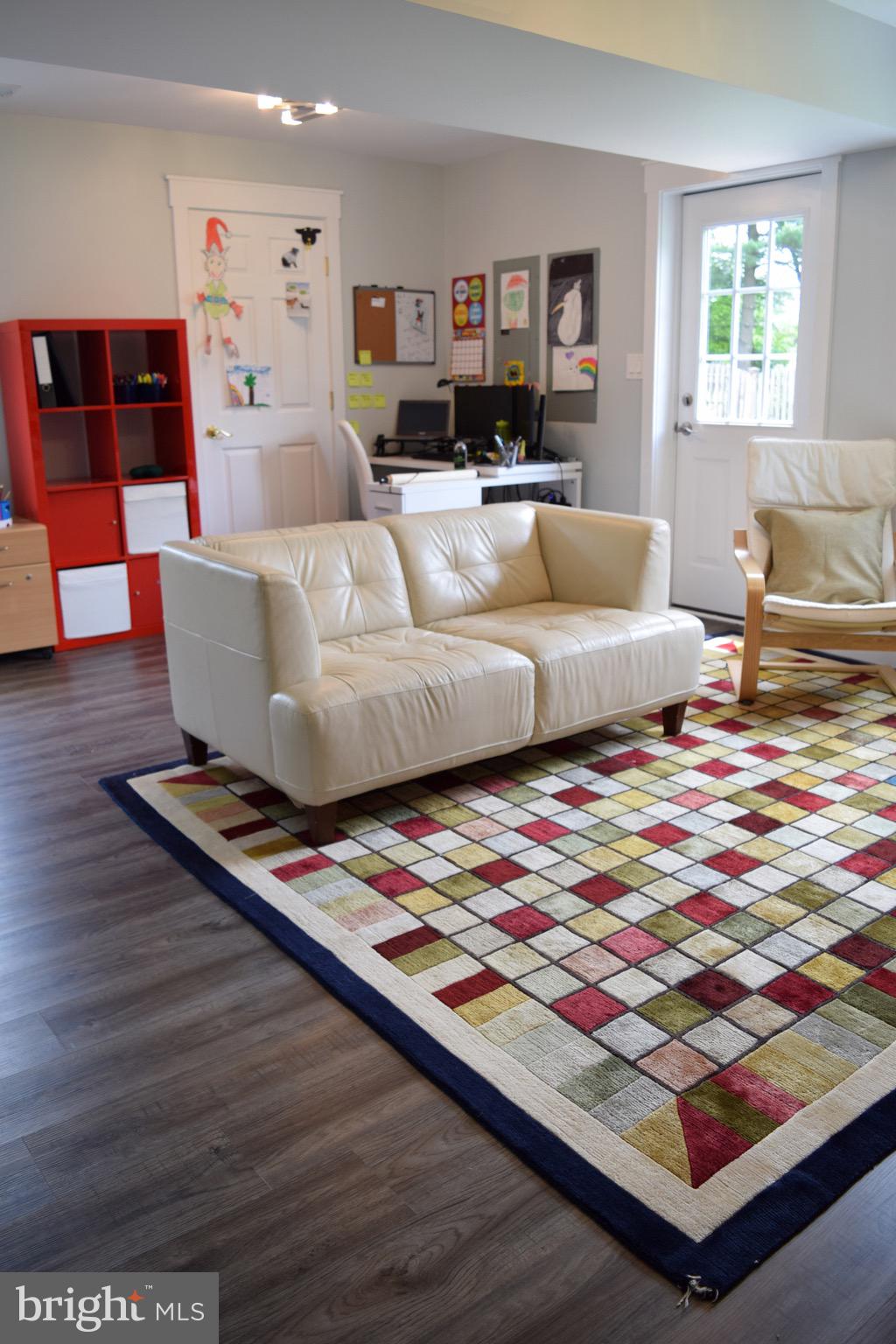 LAKEVALE COURT - Residential