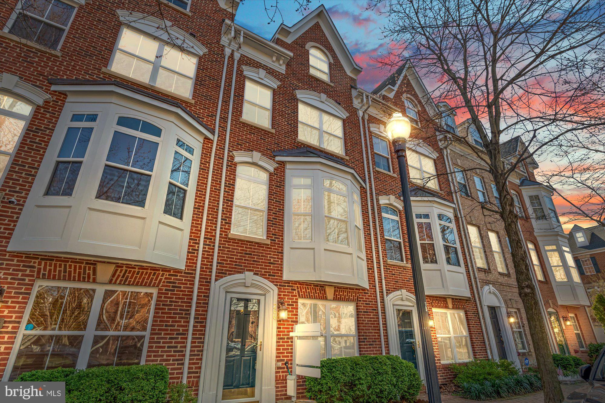 CAMERON STATION - Residential