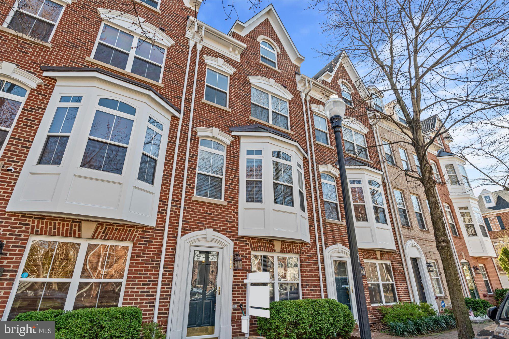 CAMERON STATION - Residential