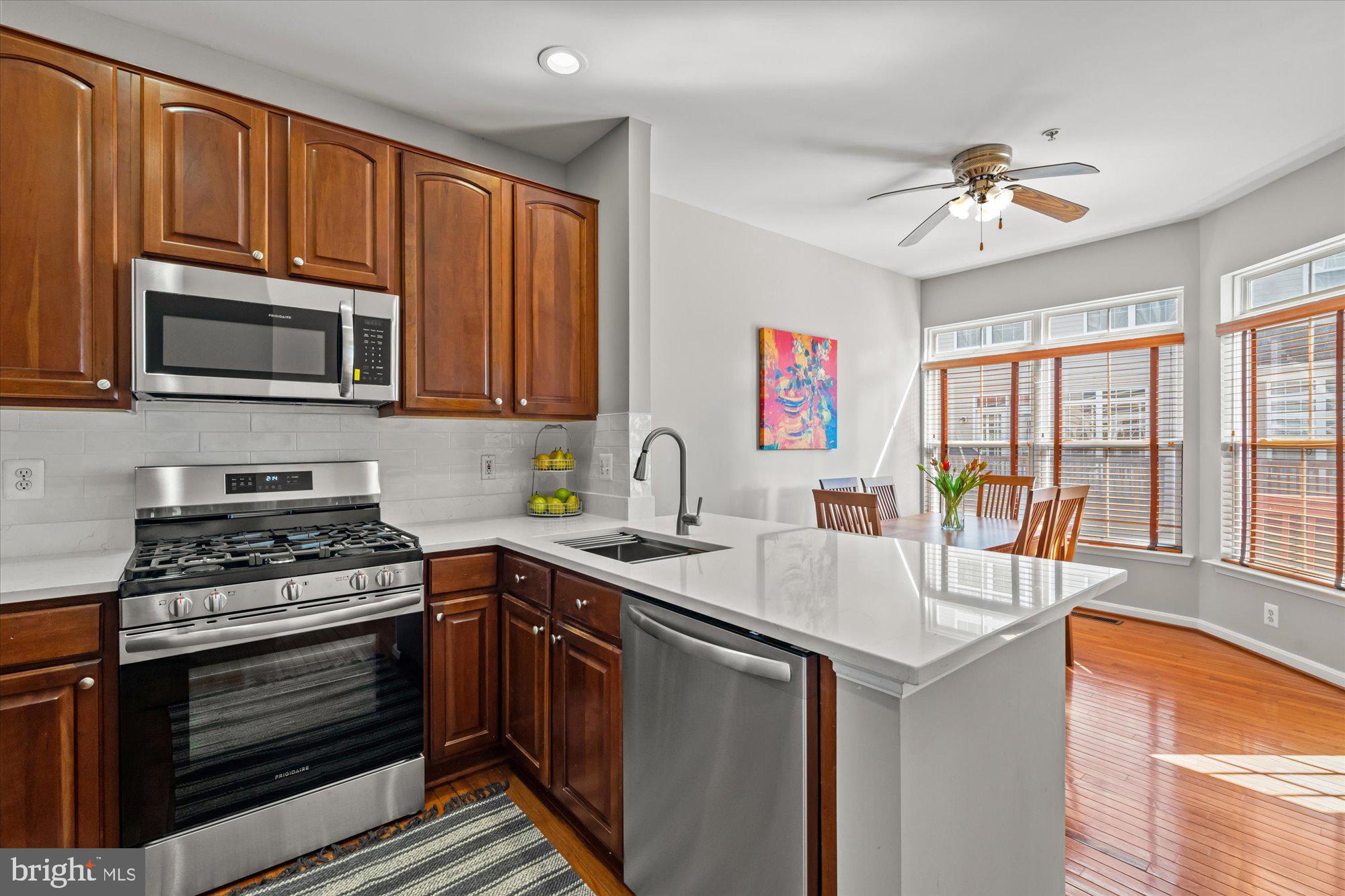 CAMERON STATION - Residential