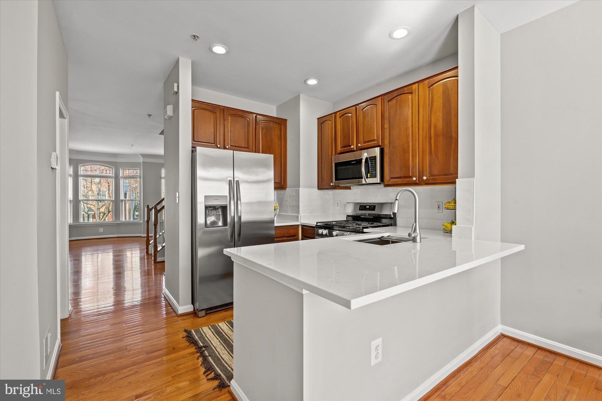 CAMERON STATION - Residential