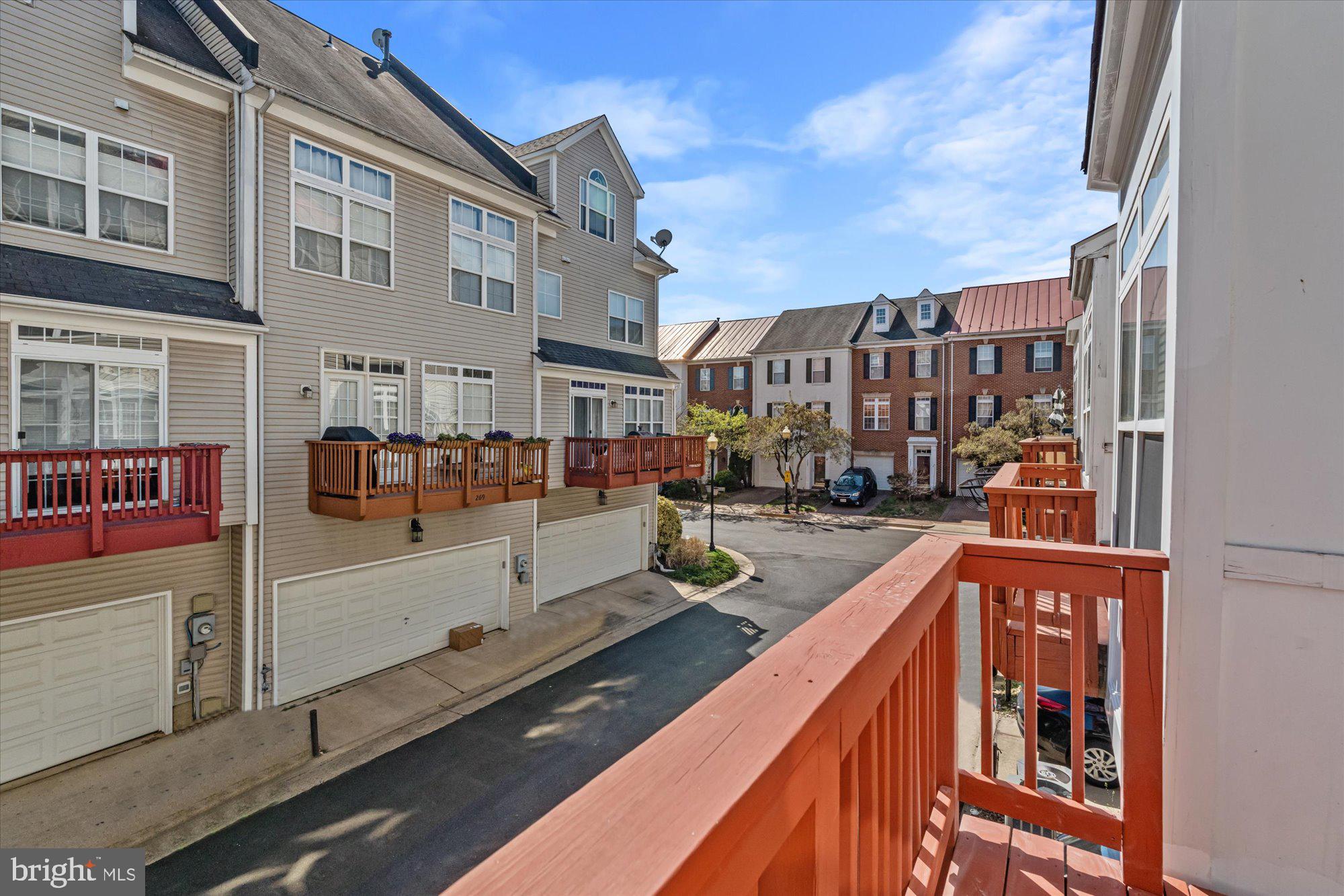 CAMERON STATION - Residential