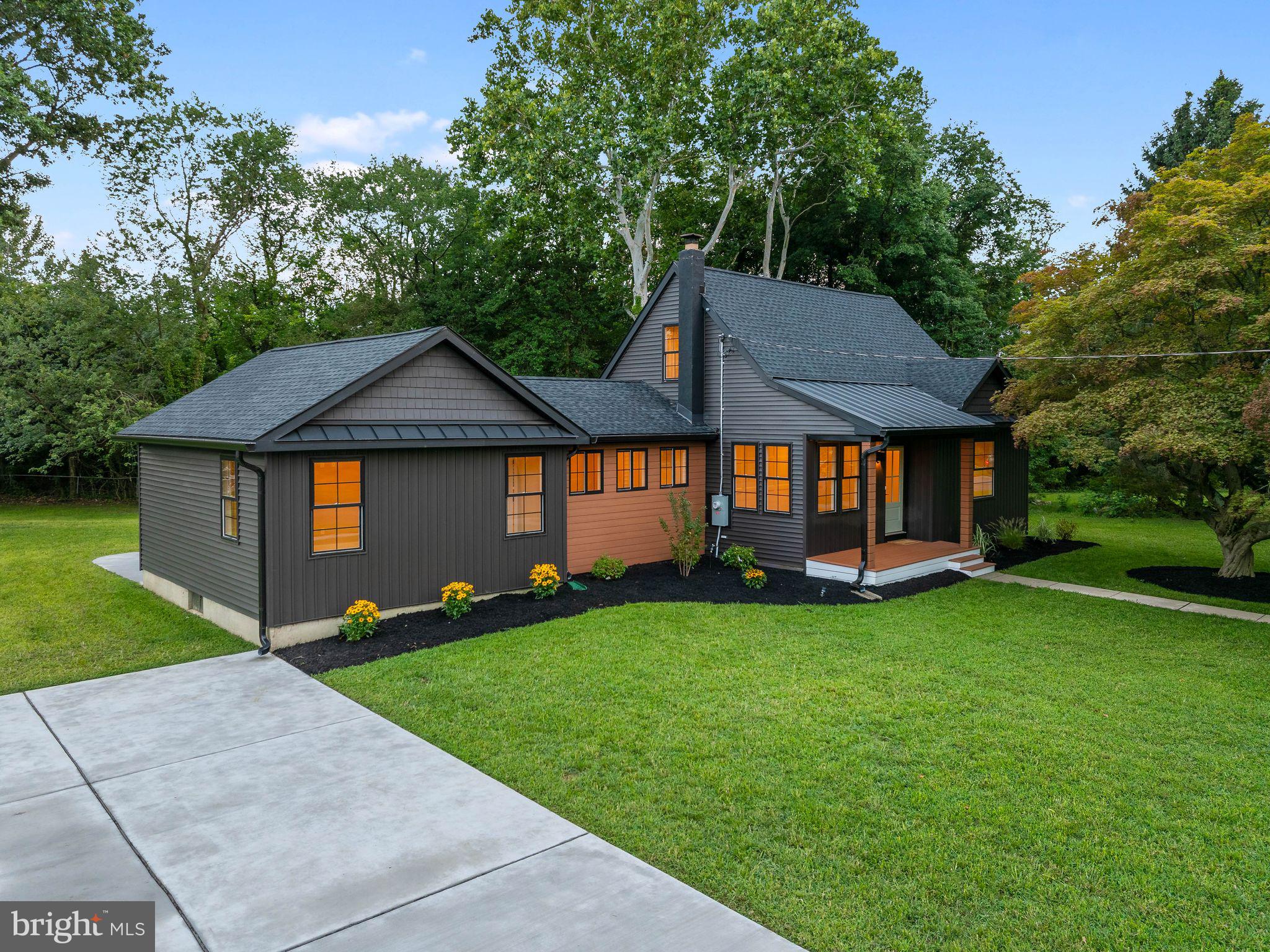 205 E MERCHANT STREET