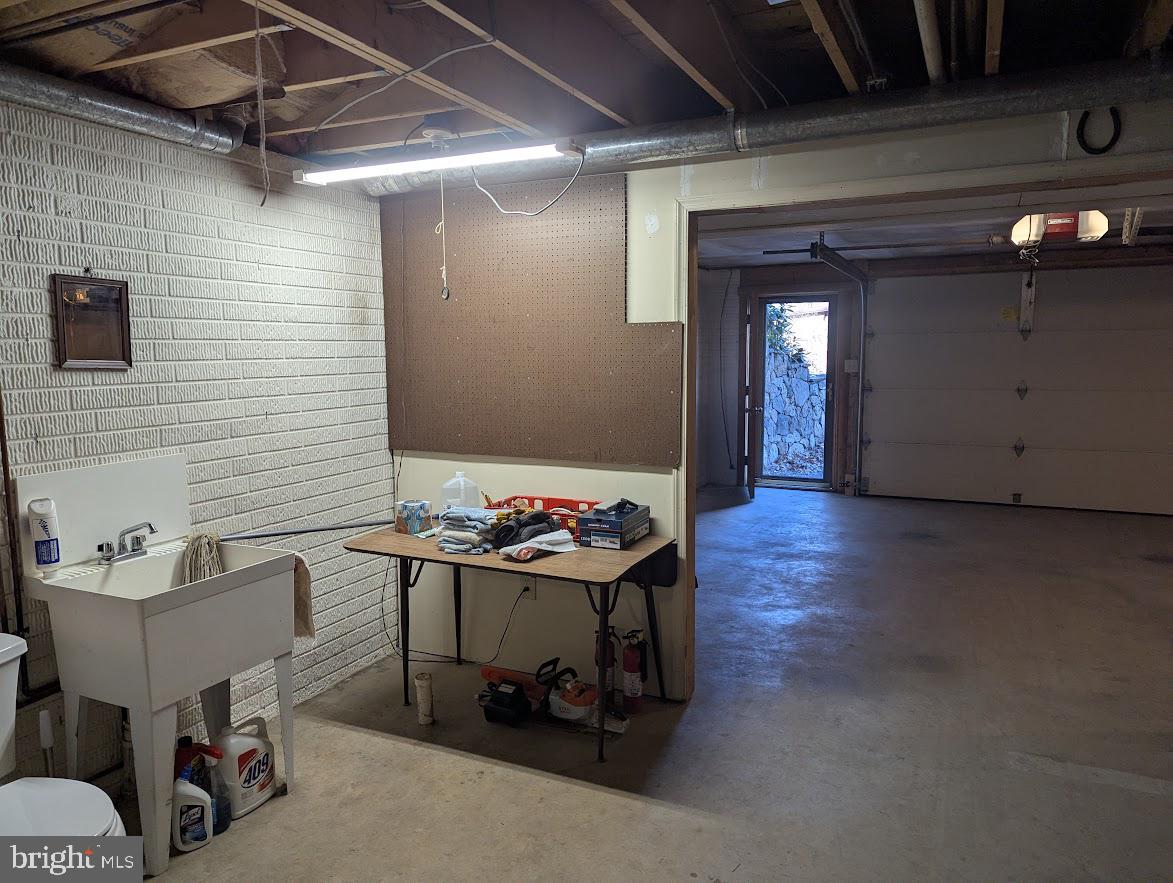 HIDDEN VALLEY - Residential