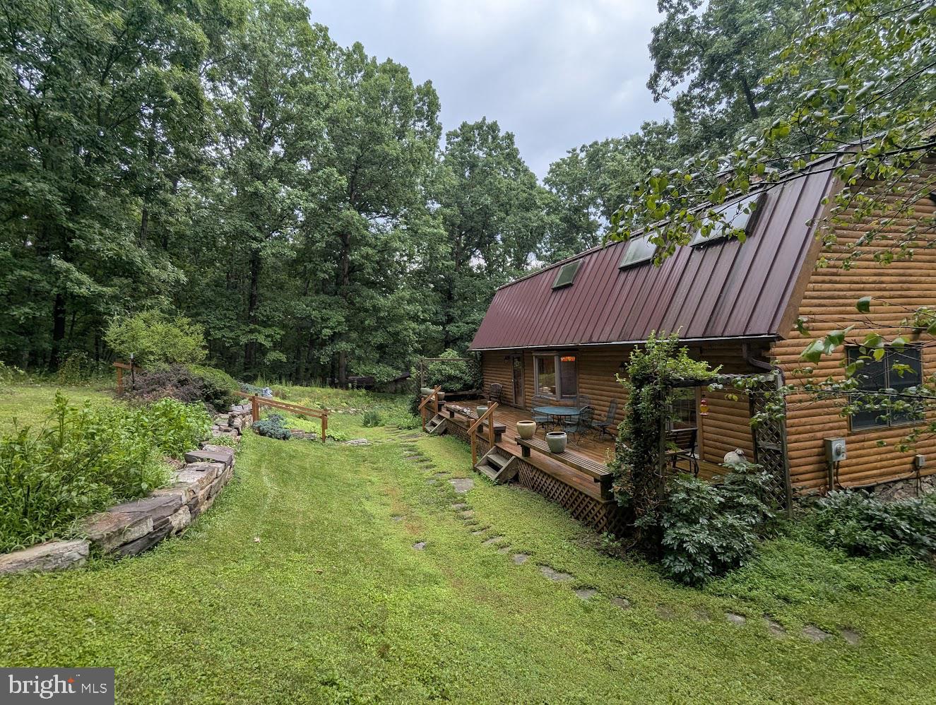1537 HIDDEN VALLEY ROAD