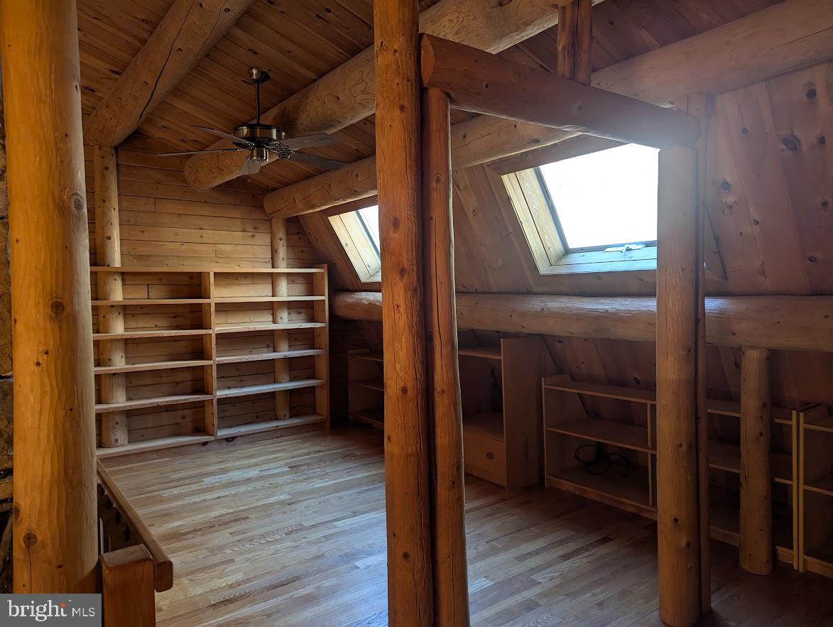 HIDDEN VALLEY - Residential