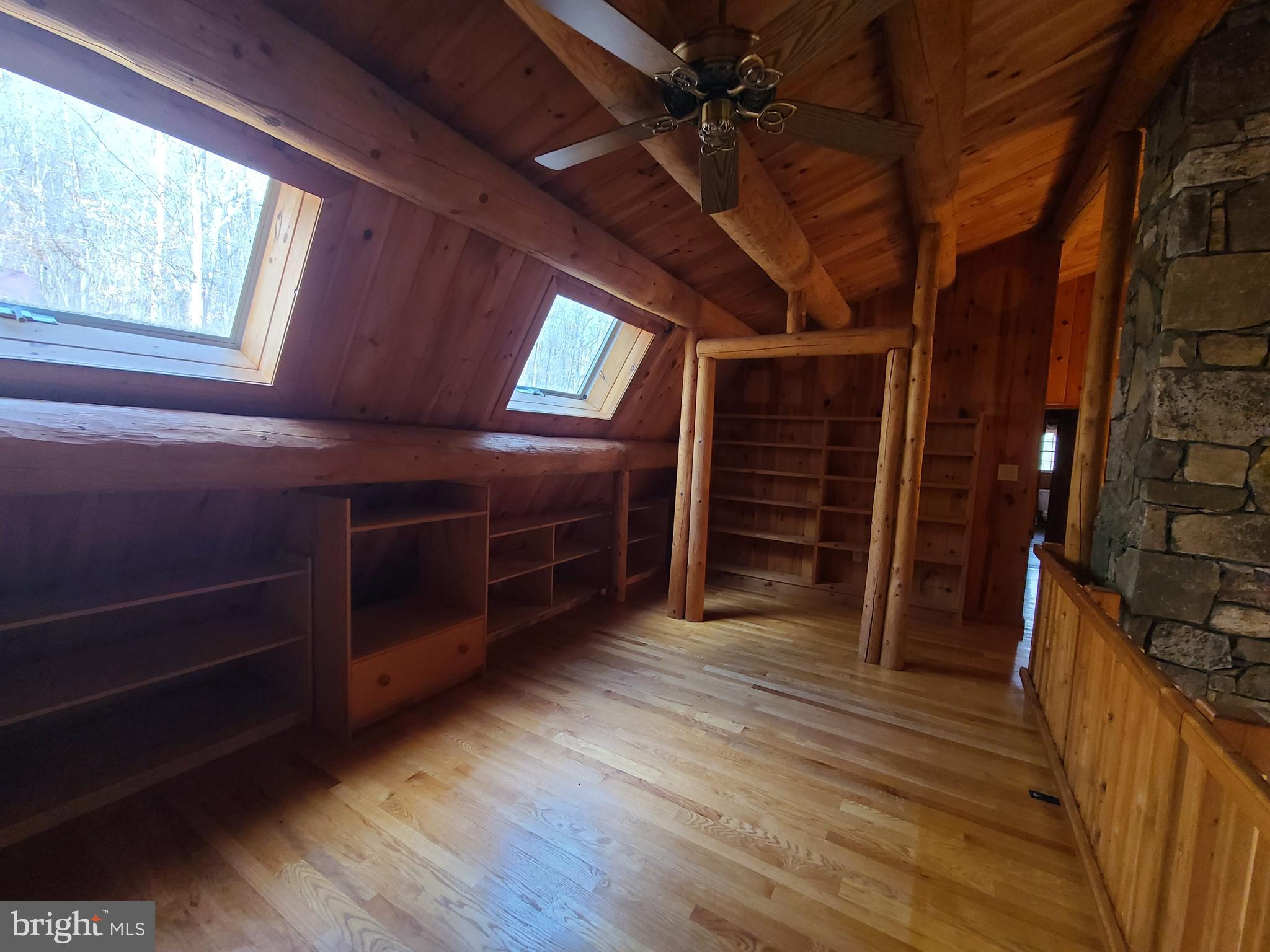 HIDDEN VALLEY - Residential