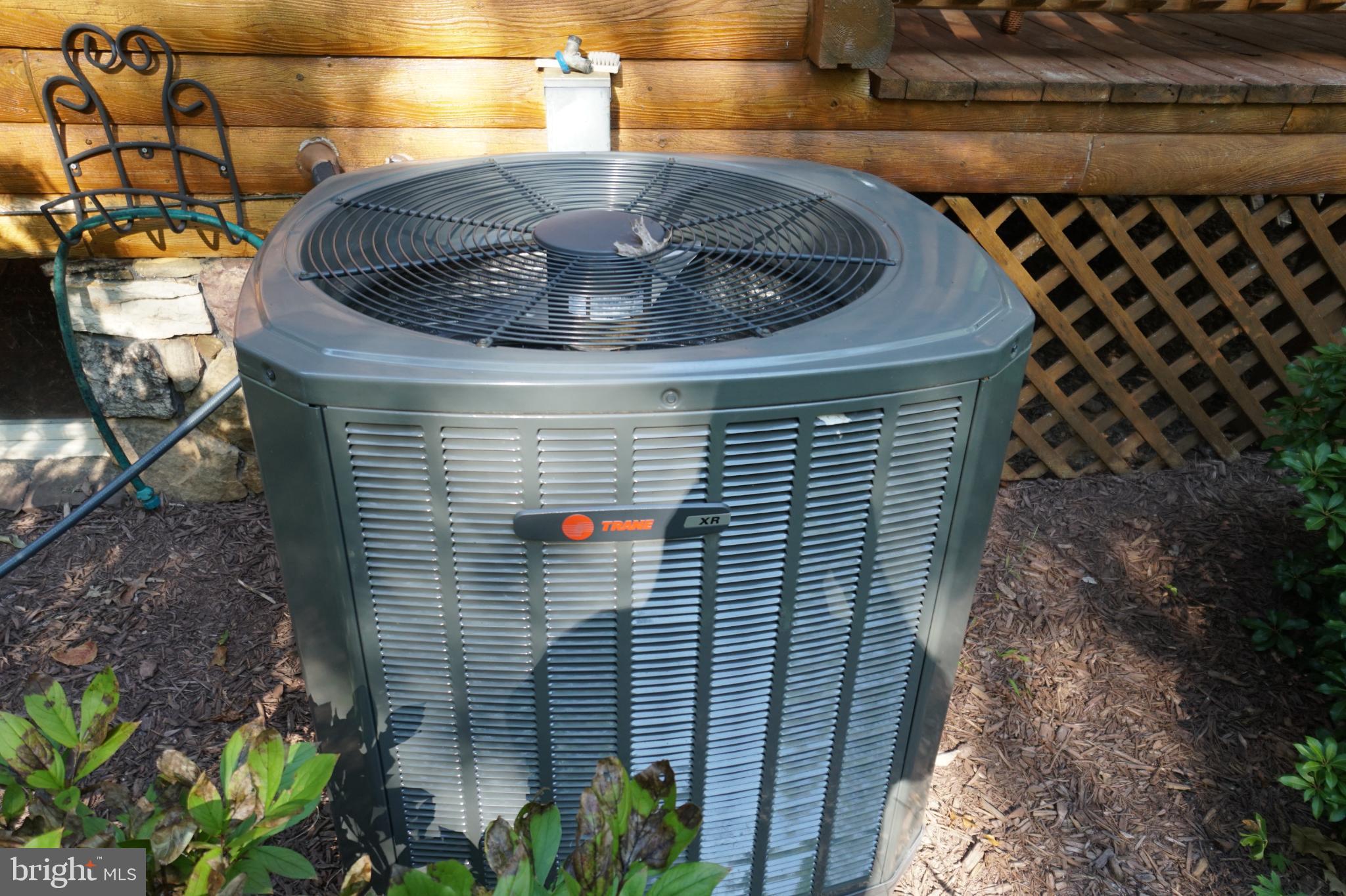 HIDDEN VALLEY - Residential