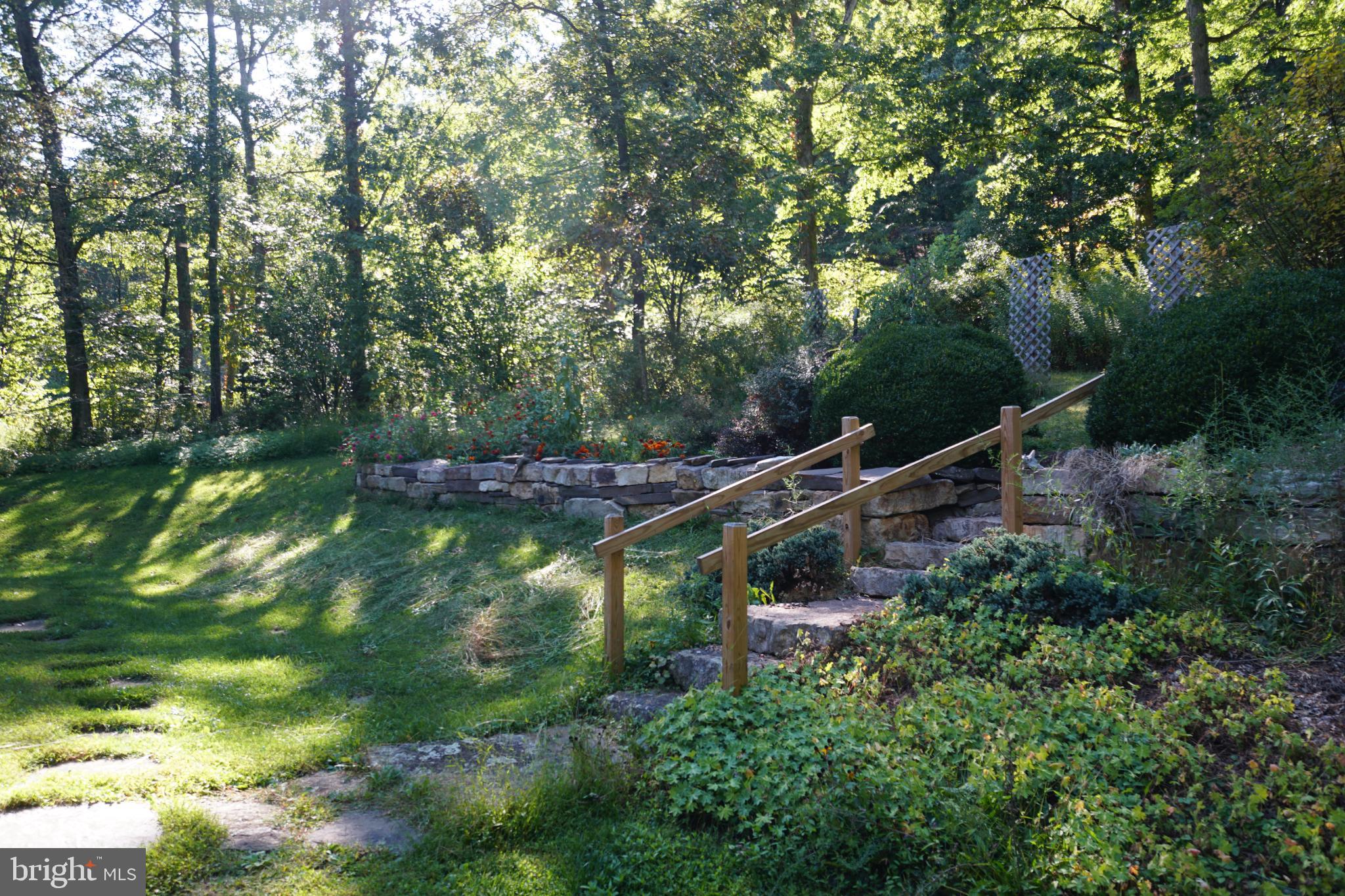 HIDDEN VALLEY - Residential