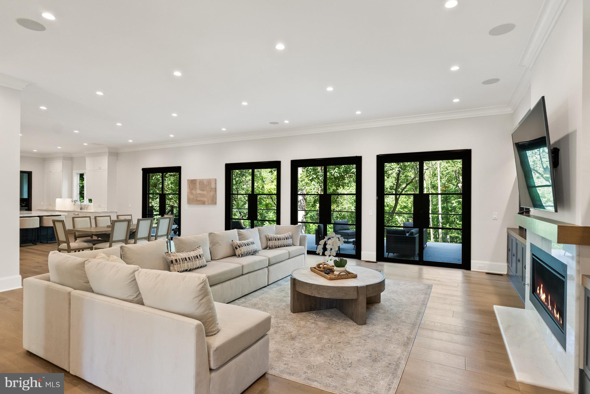 LANGLEY FOREST - Residential