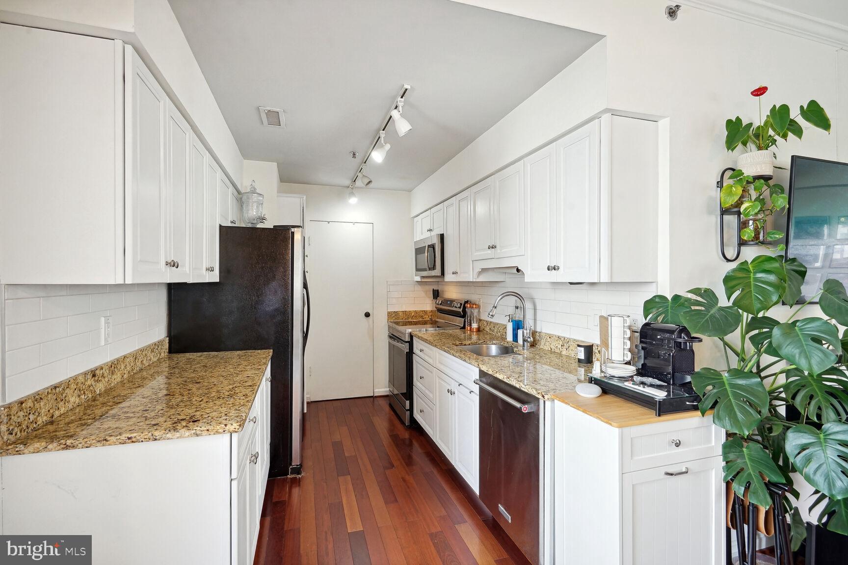 BELLA VISTA CONDOMINIUM - Residential