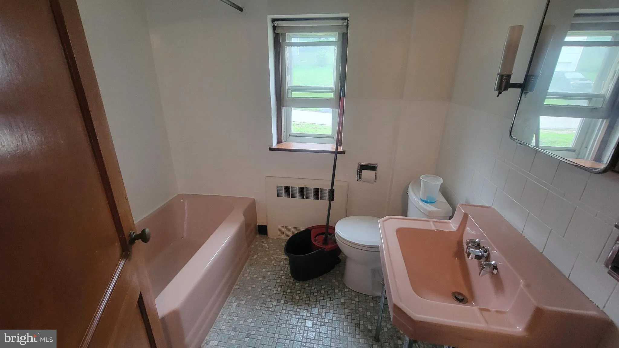Conshohocken, Pennsylvania 19428, United States, 4 Bedrooms Bedrooms, ,2 BathroomsBathrooms,Residential,Active,137337