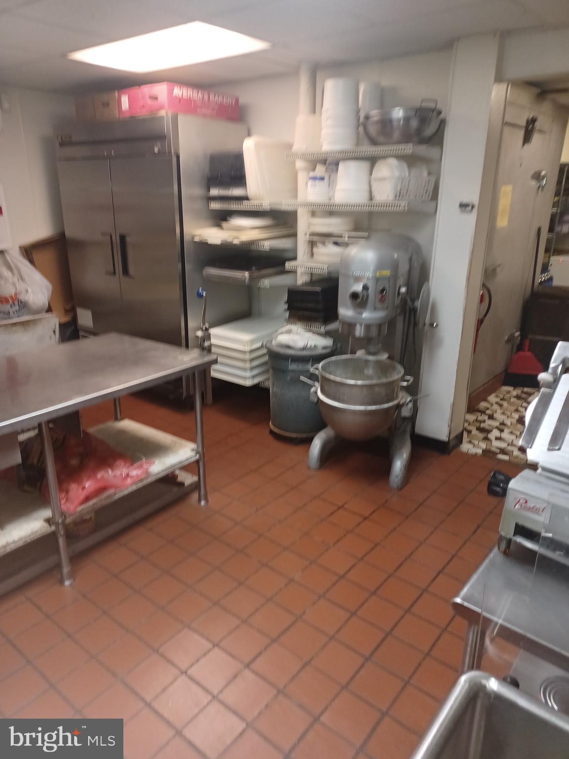 JUNIATA - Commercial Sale