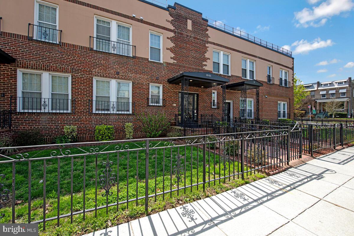 1801 OTIS STREET NE 1