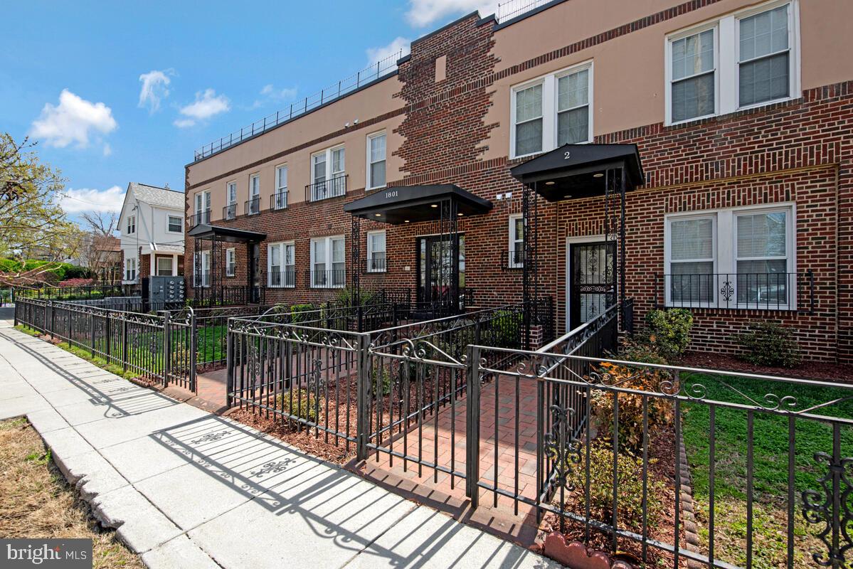 1801 OTIS STREET NE 1