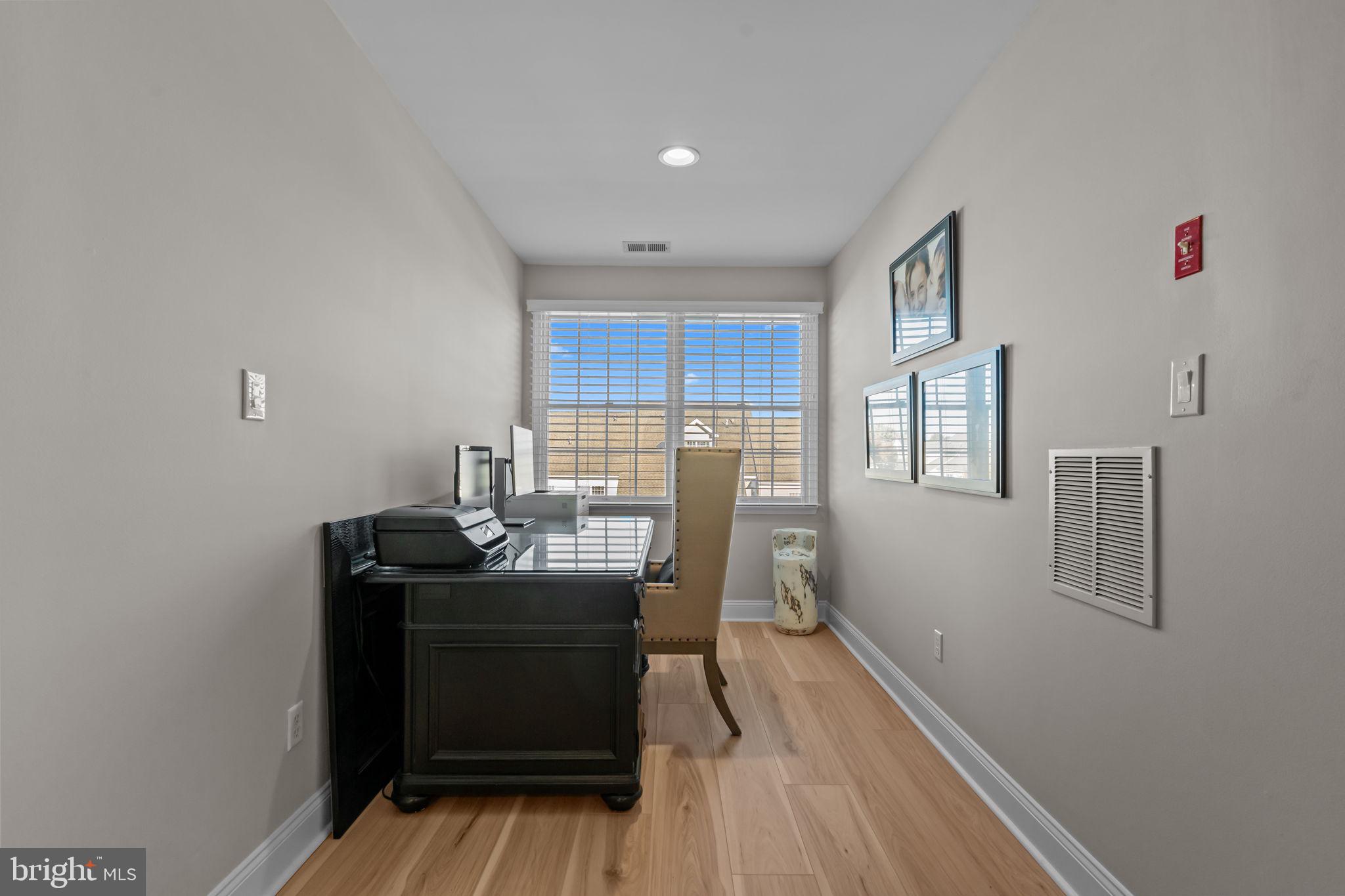 NEWTOWN WALK - Residential