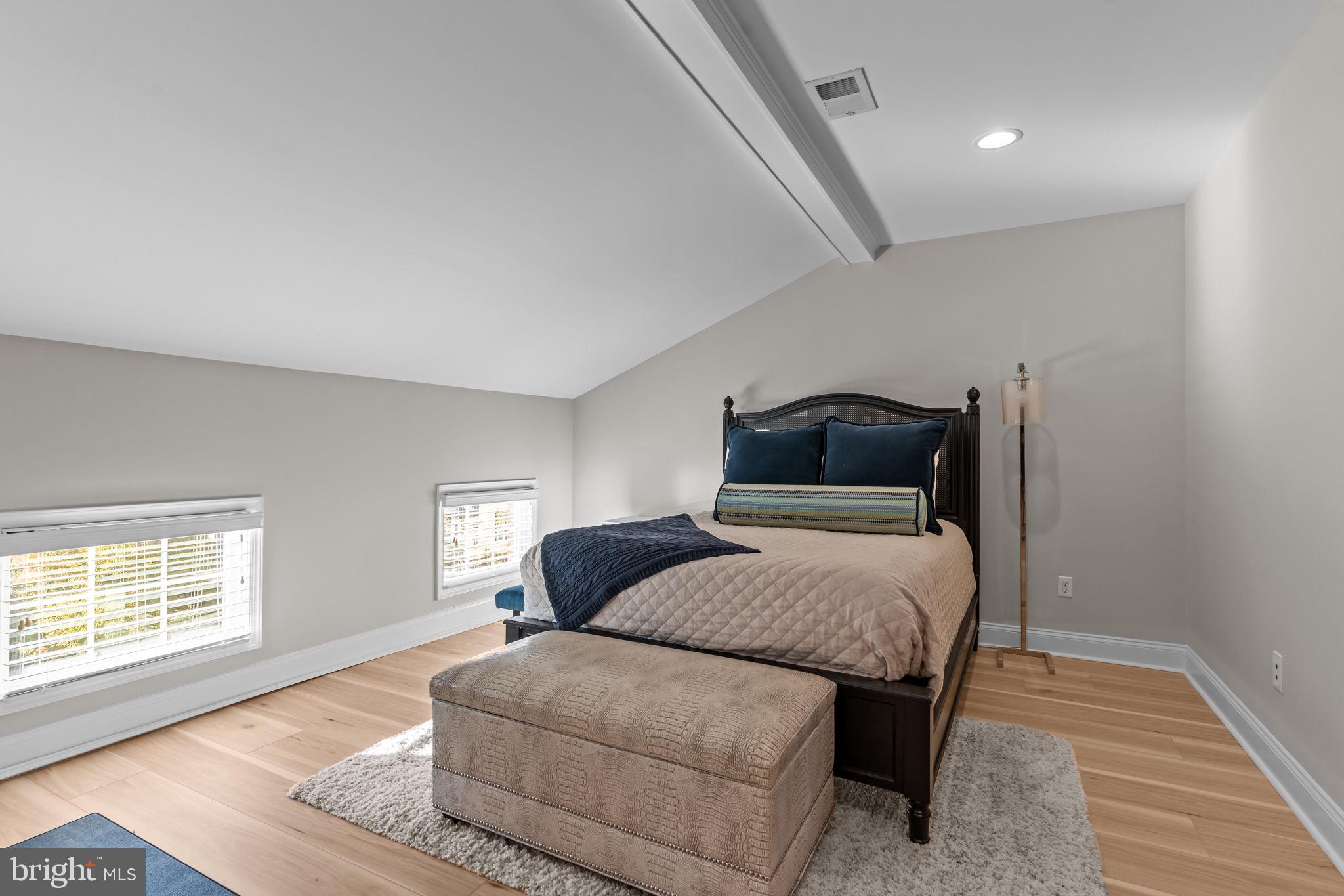 NEWTOWN WALK - Residential