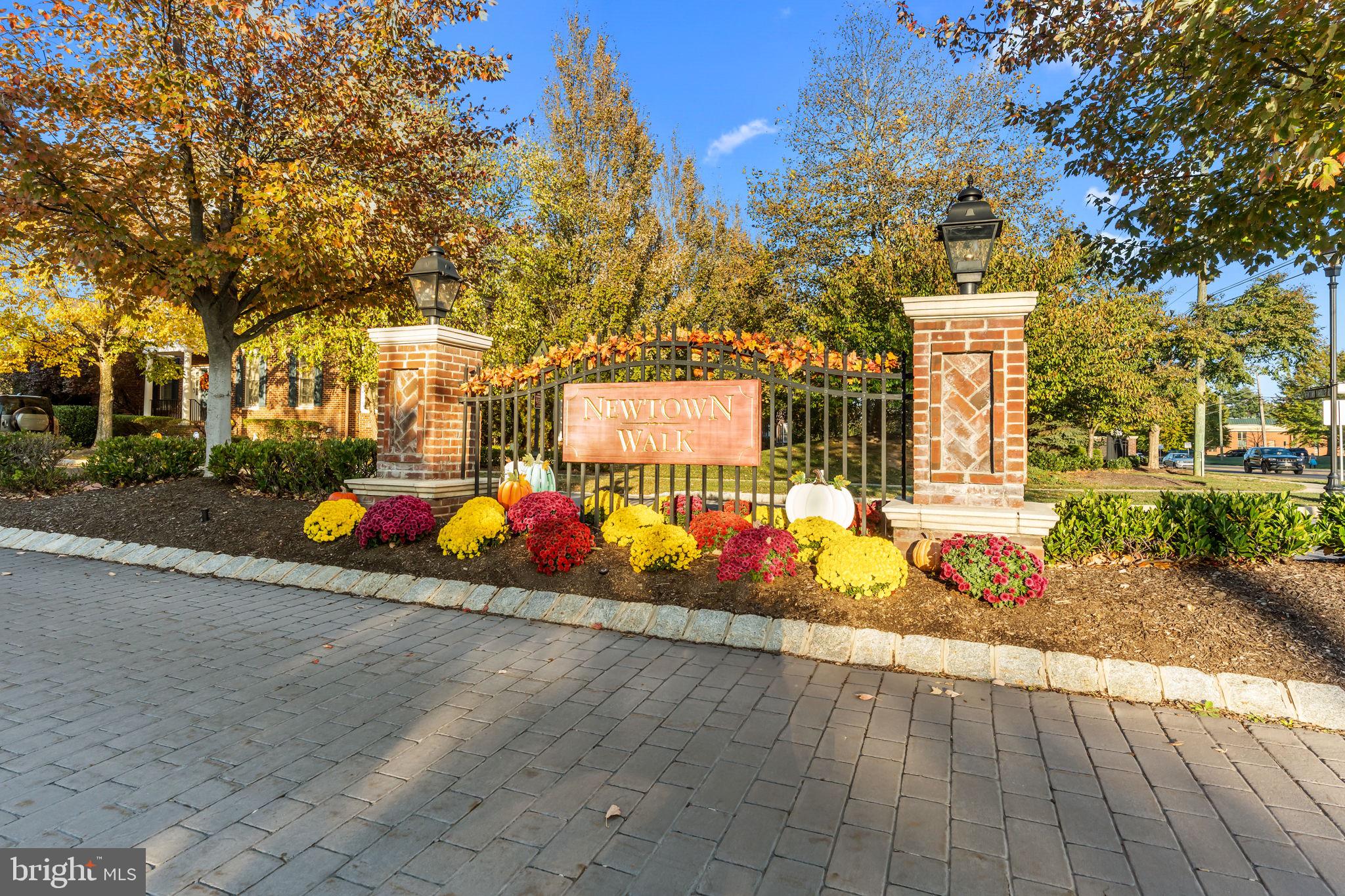 NEWTOWN WALK - Residential