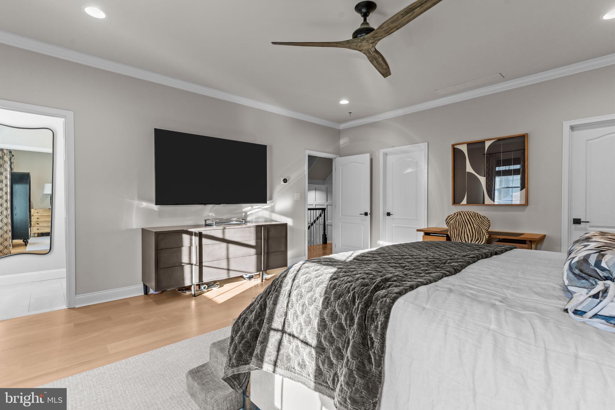 NEWTOWN WALK - Residential